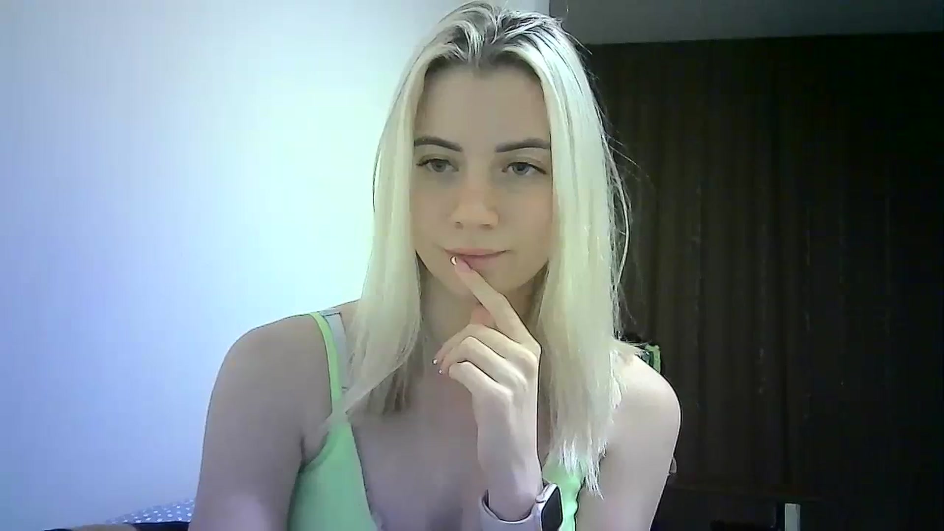 Gallery image thumbnail from Sulfate0's myfreecams stream on, 02/19/2024, 16:29 image 7 of 20