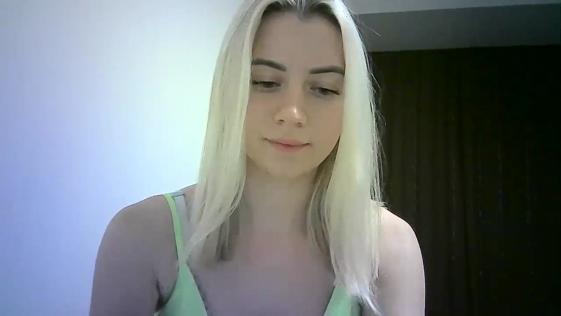 Gallery image thumbnail from Sulfate0's myfreecams stream on, 02/19/2024, 16:29 image 4 of 20