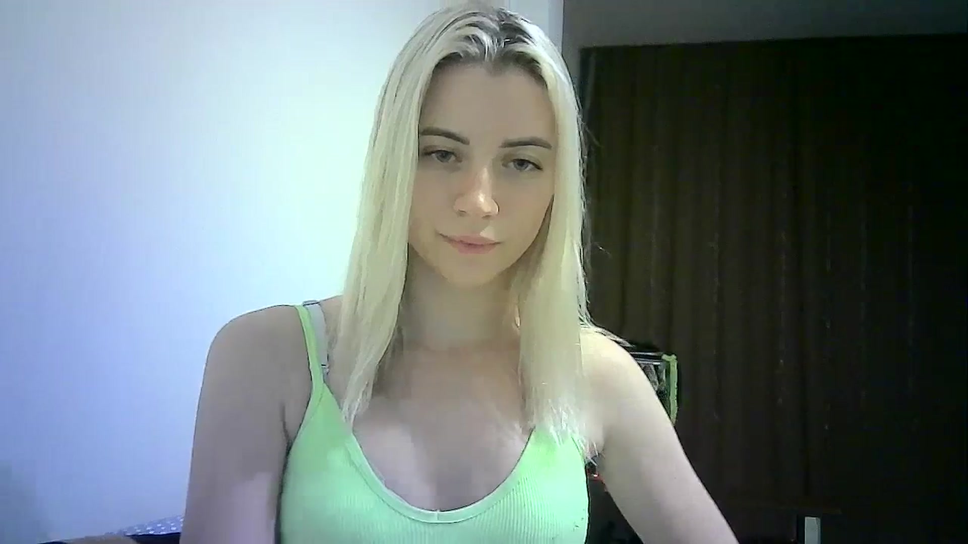 Gallery image thumbnail from Sulfate0's myfreecams stream on, 02/19/2024, 16:29 image 17 of 20