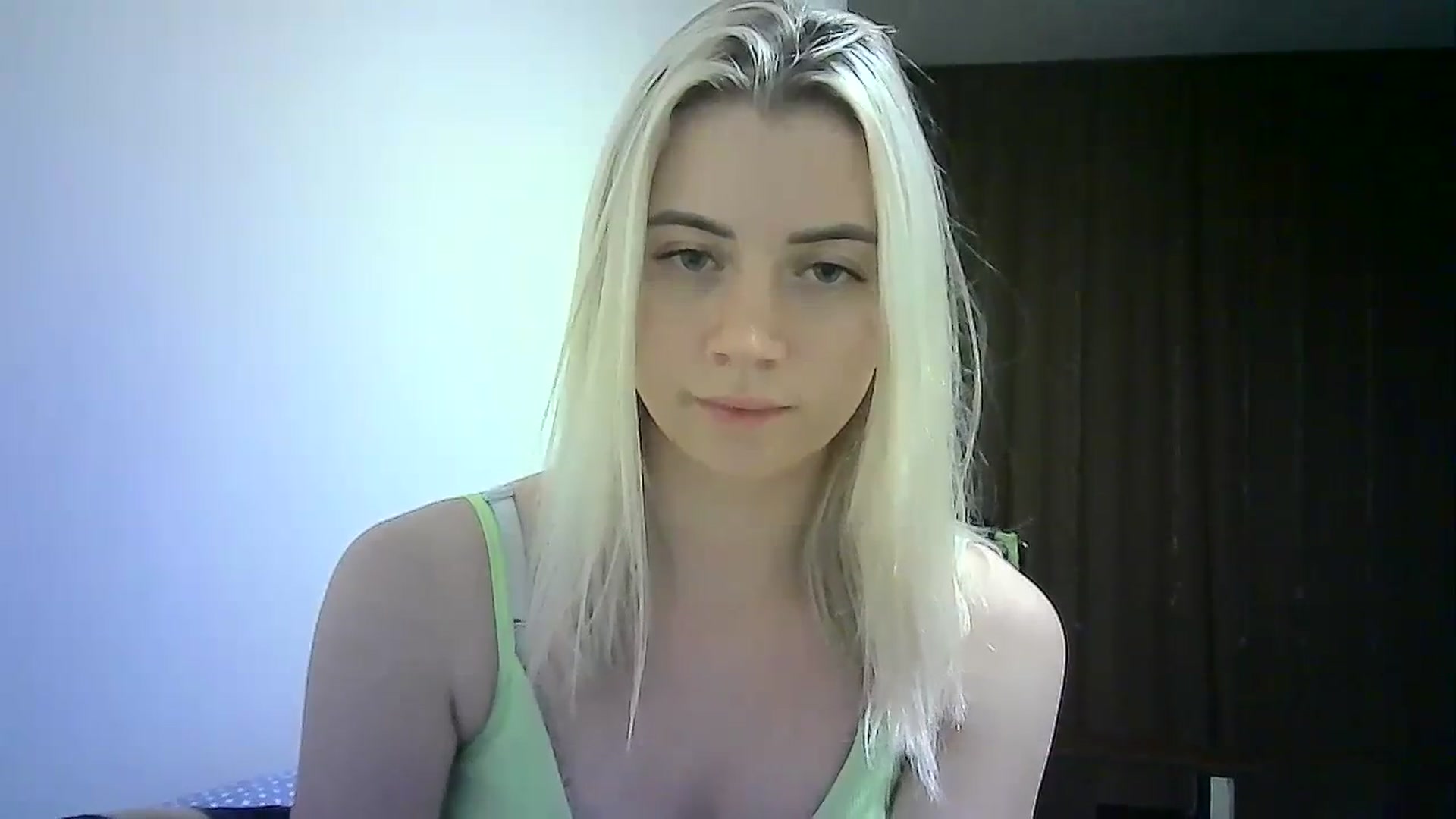 Gallery image thumbnail from Sulfate0's myfreecams stream on, 02/19/2024, 16:29 image 9 of 20