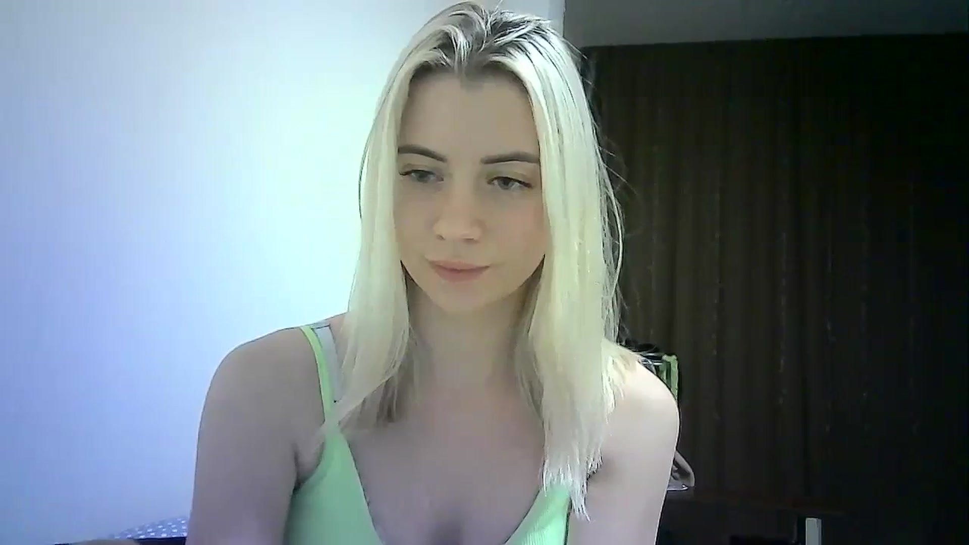 Gallery image thumbnail from Sulfate0's myfreecams stream on, 02/19/2024, 16:29 image 8 of 20