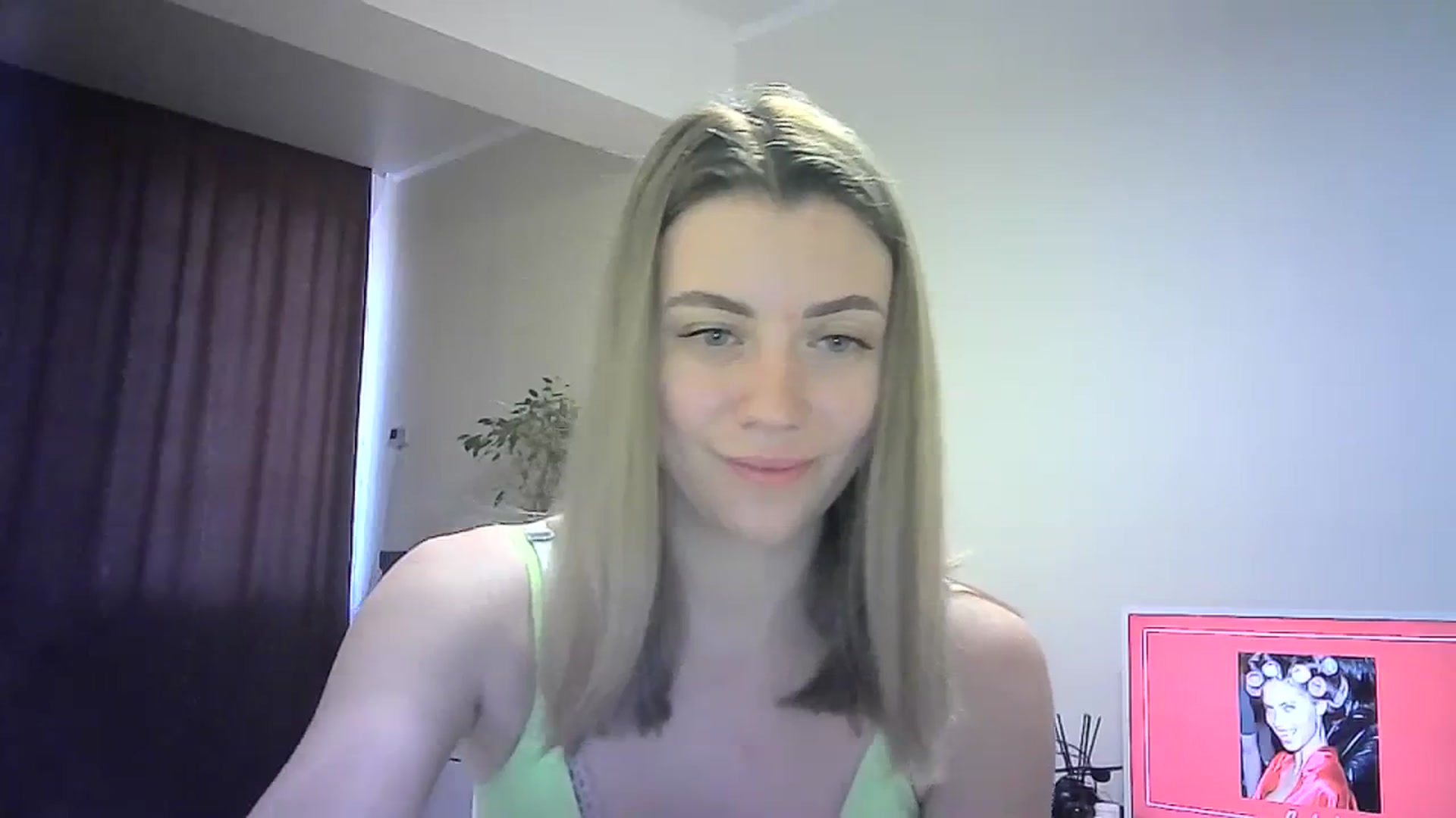 Gallery image thumbnail from Sulfate0's myfreecams stream on, 03/01/2024, 14:27 image 16 of 20