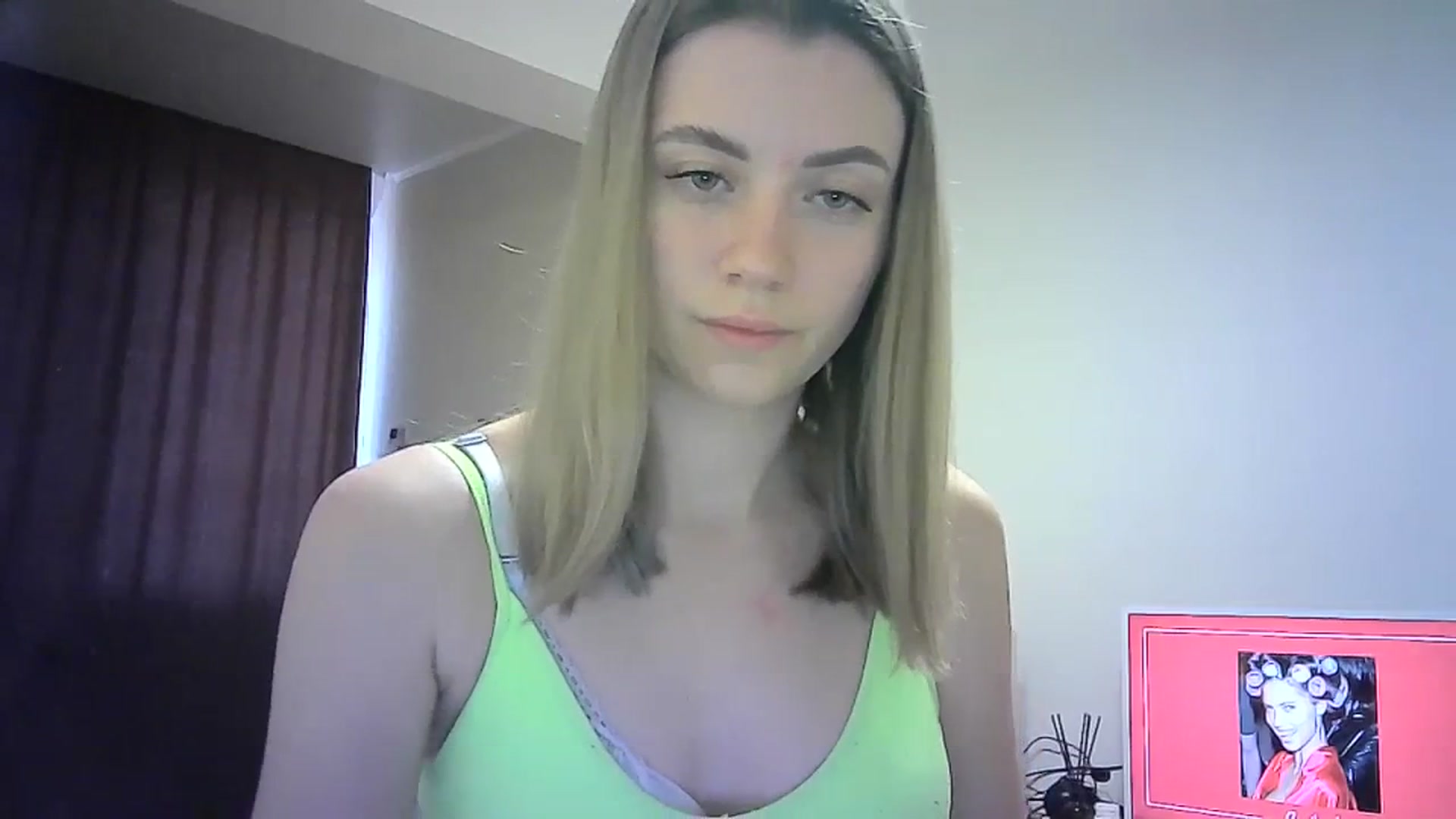 Gallery image thumbnail from Sulfate0's myfreecams stream on, 03/01/2024, 14:27 image 15 of 20