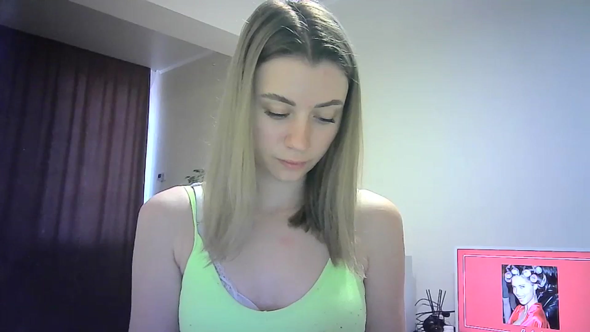 Gallery image thumbnail from Sulfate0's myfreecams stream on, 03/01/2024, 14:27 image 14 of 20