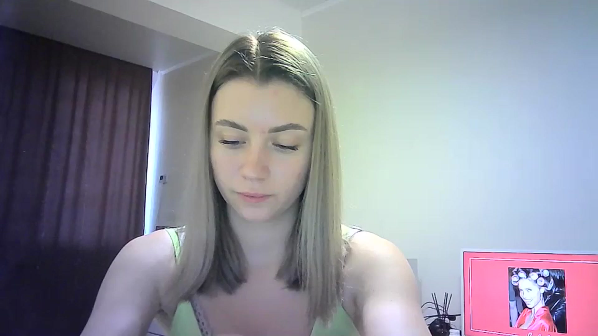 Gallery image thumbnail from Sulfate0's myfreecams stream on, 03/01/2024, 14:27 image 9 of 20