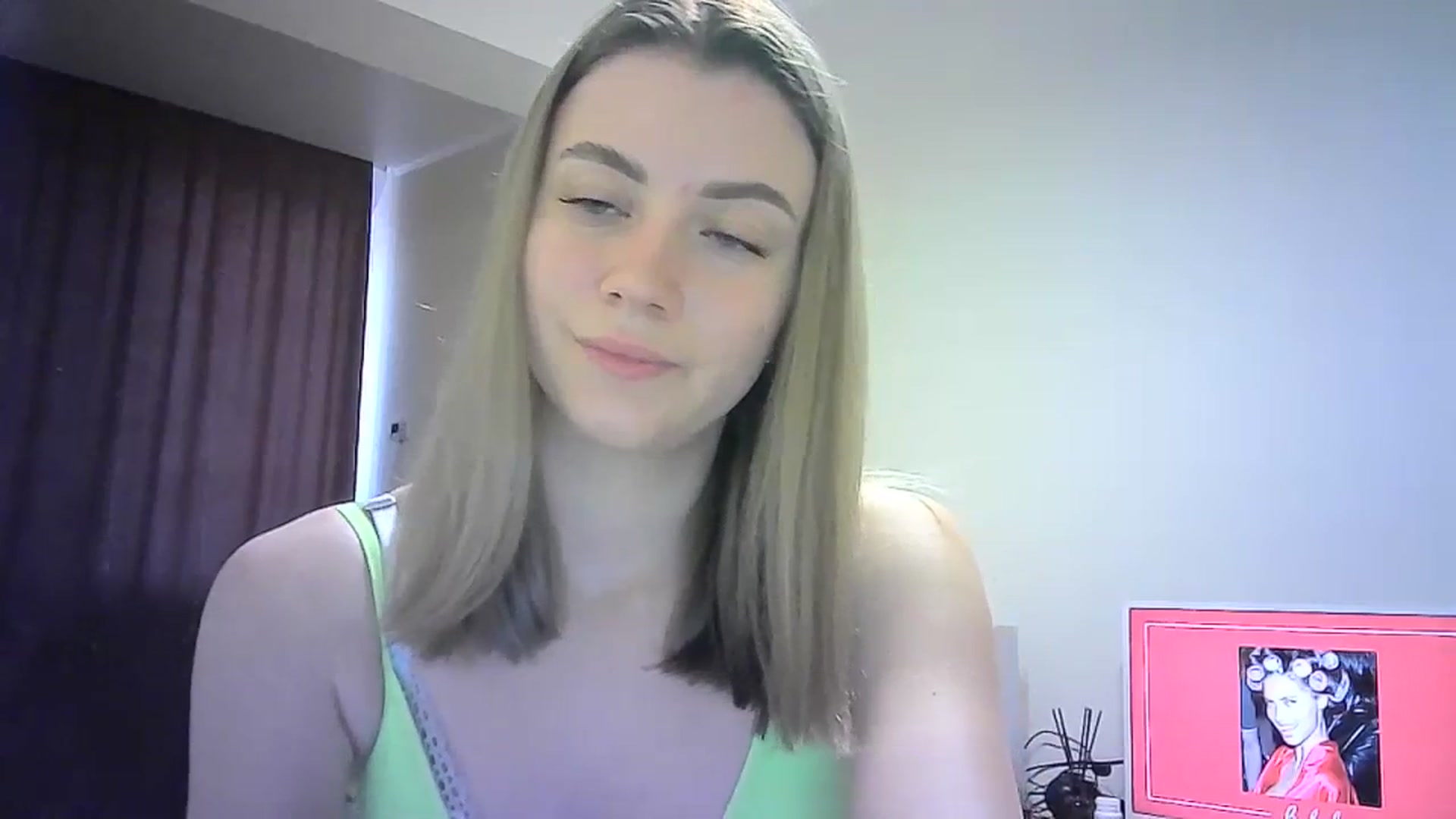 Gallery image thumbnail from Sulfate0's myfreecams stream on, 03/01/2024, 14:27 image 7 of 20