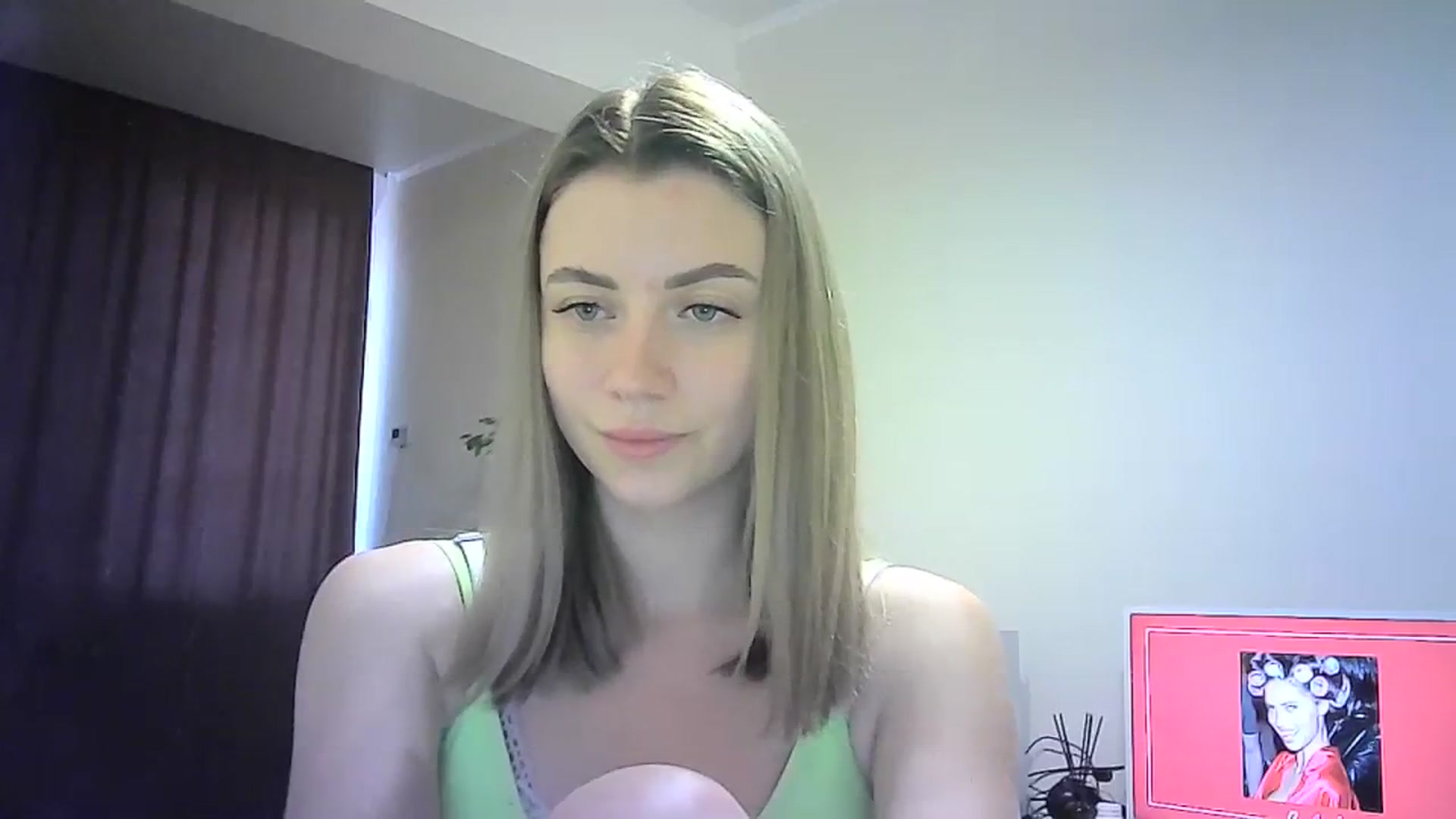 Gallery image thumbnail from Sulfate0's myfreecams stream on, 03/01/2024, 14:27 image 5 of 20
