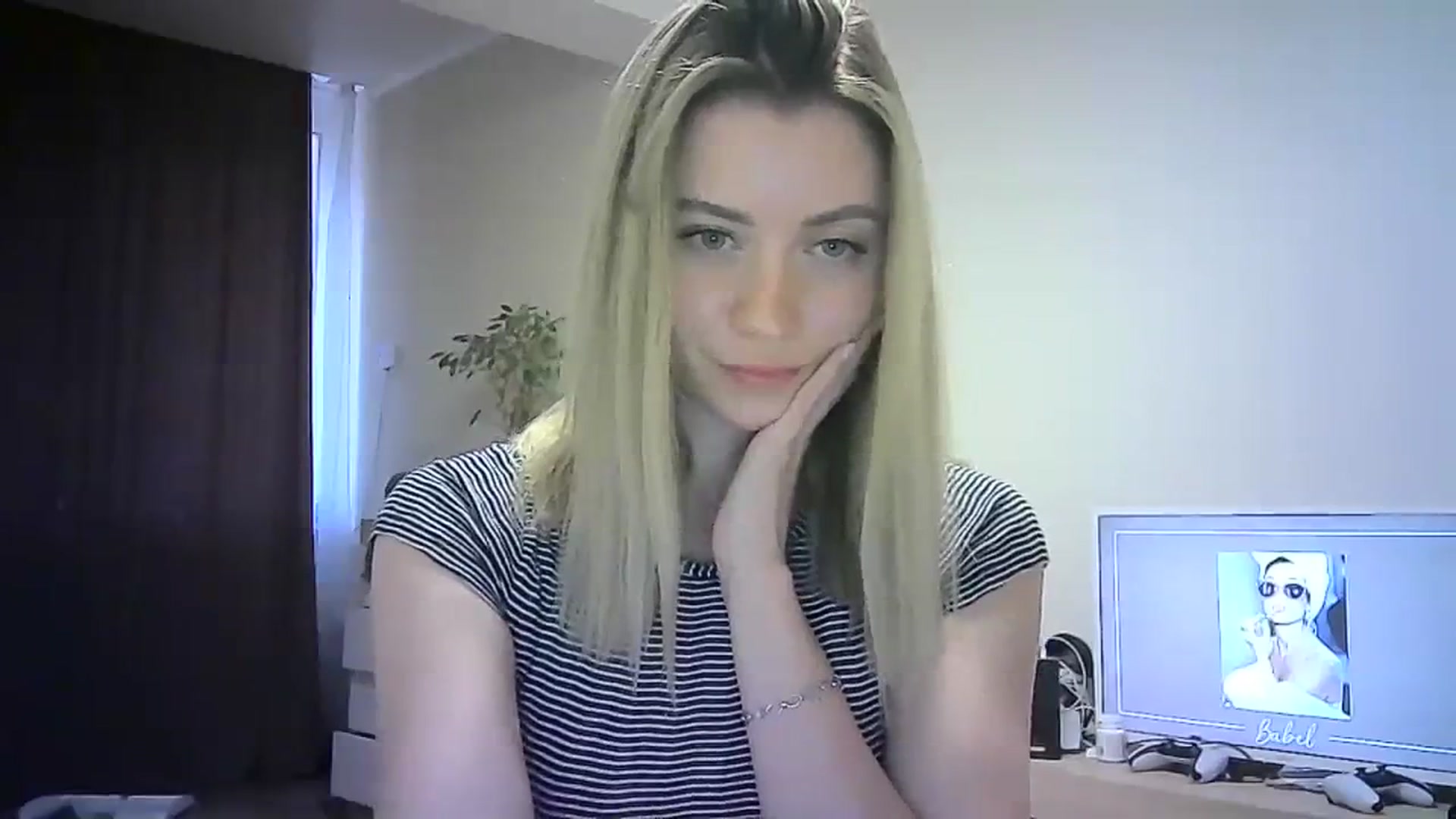 Gallery image thumbnail from Sulfate0's myfreecams stream on, 03/11/2024, 14:49 image 20 of 20