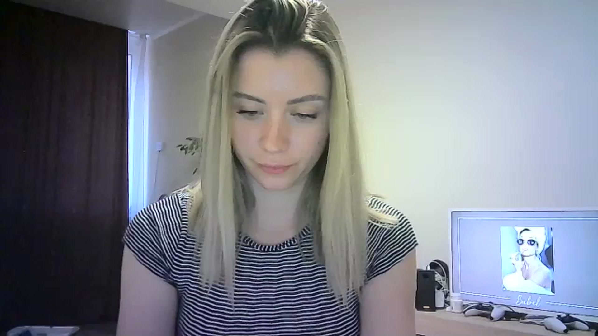 Gallery image thumbnail from Sulfate0's myfreecams stream on, 03/11/2024, 14:49 image 17 of 20