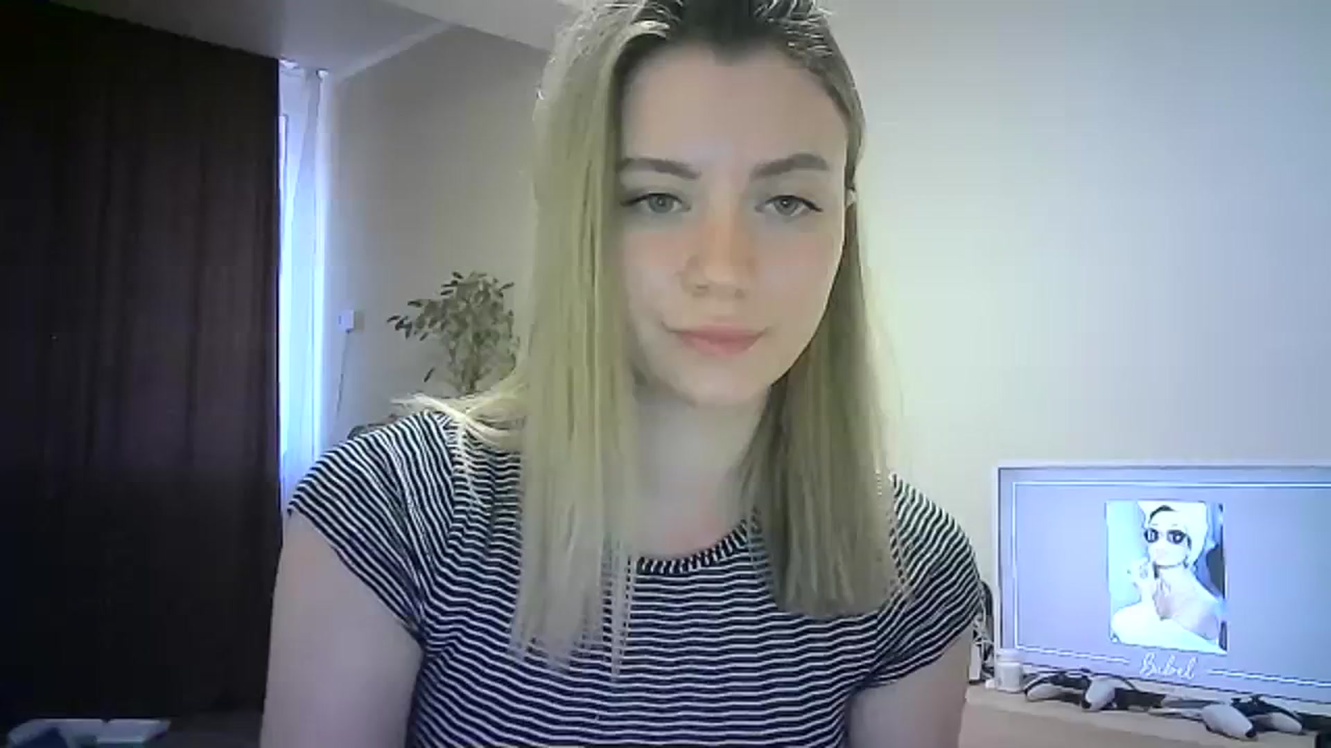 Gallery image thumbnail from Sulfate0's myfreecams stream on, 03/11/2024, 14:49 image 4 of 20