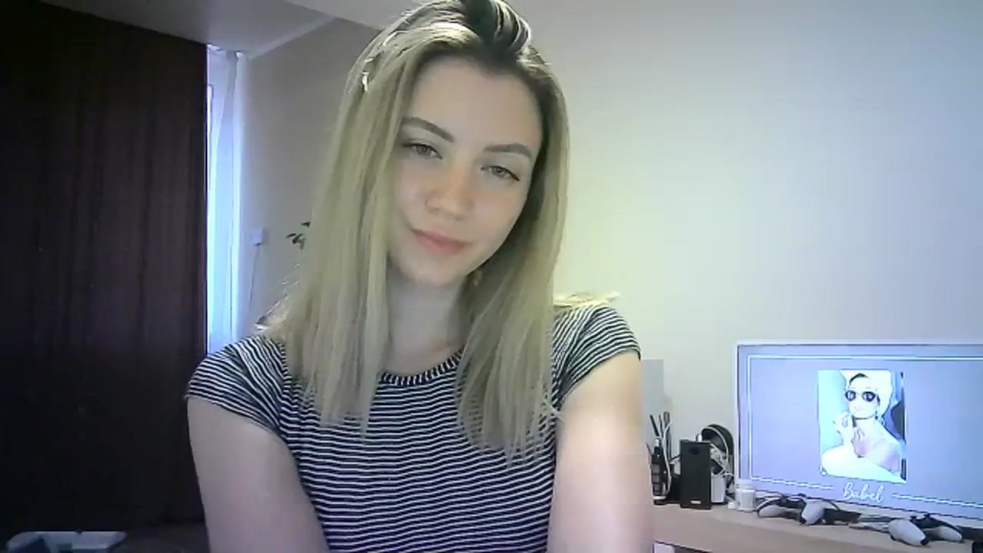 Gallery image thumbnail from Sulfate0's myfreecams stream on, 03/11/2024, 14:49 image 7 of 20