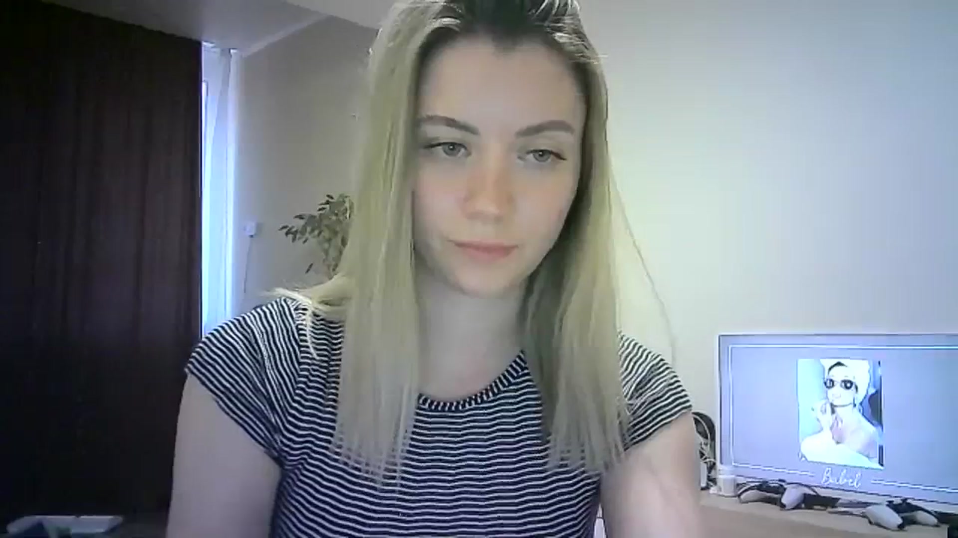 Gallery image thumbnail from Sulfate0's myfreecams stream on, 03/11/2024, 14:49 image 2 of 20