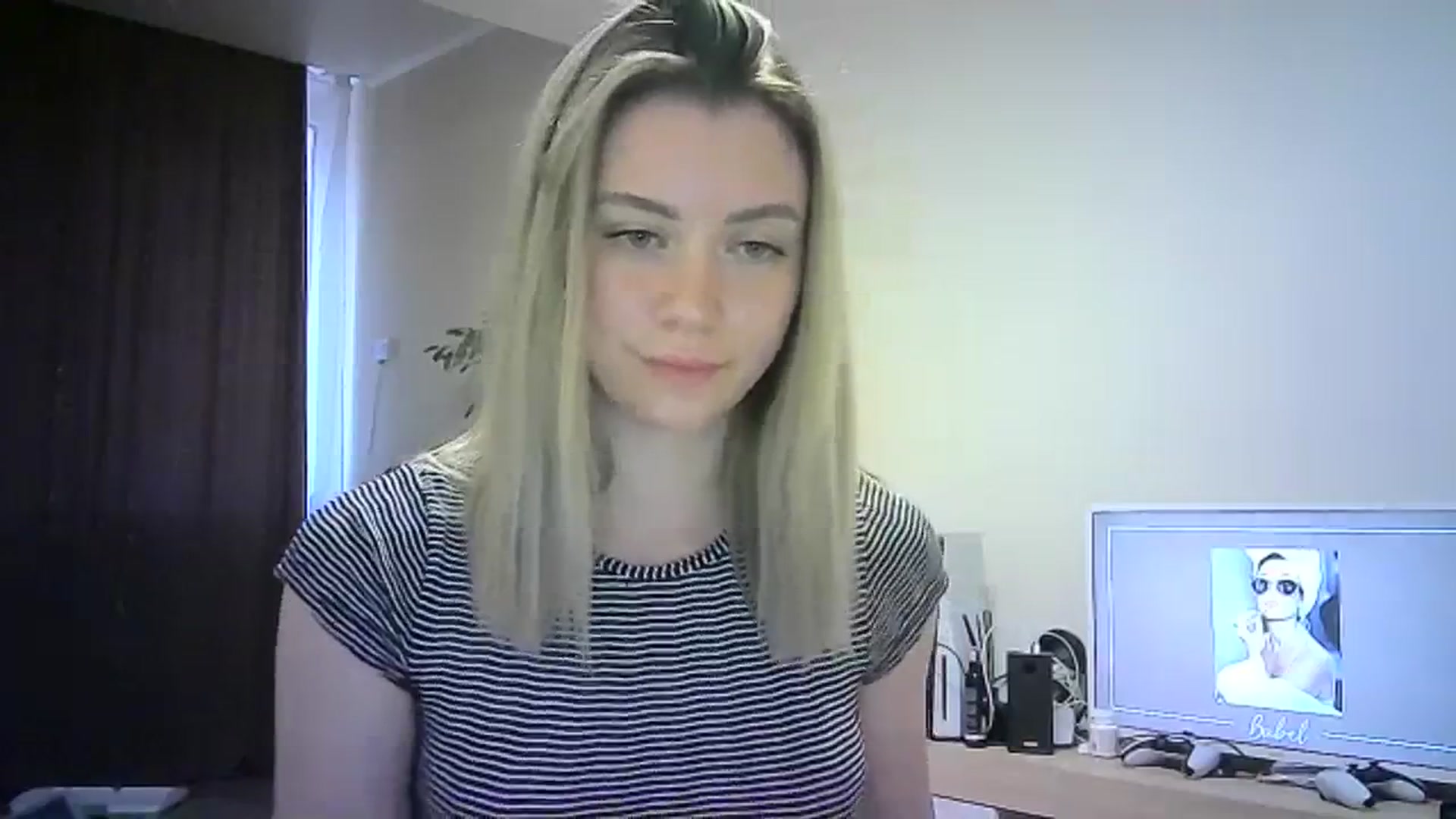 Gallery image thumbnail from Sulfate0's myfreecams stream on, 03/11/2024, 14:49 image 13 of 20