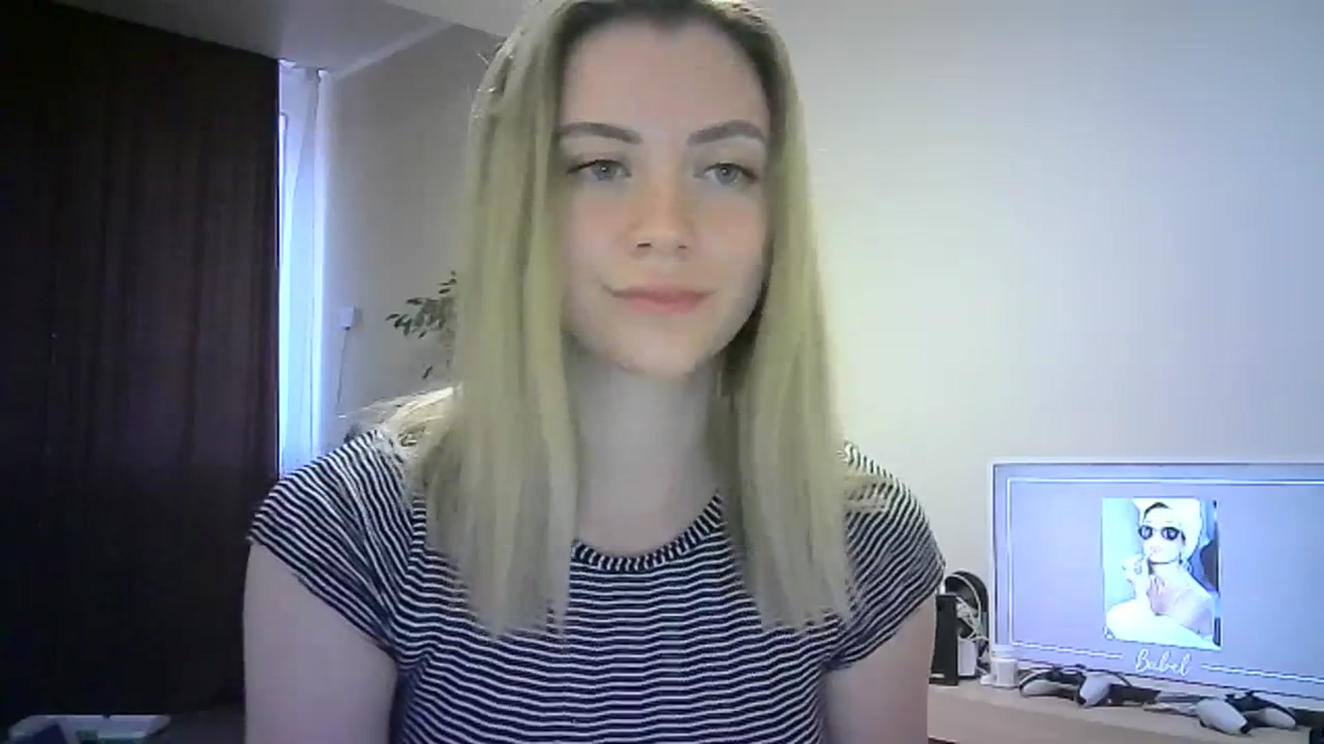 Gallery image thumbnail from Sulfate0's myfreecams stream on, 03/11/2024, 14:49 image 11 of 20