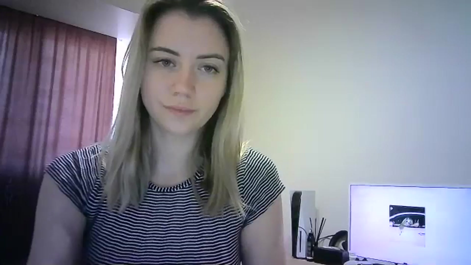 Gallery image thumbnail from Sulfate0's myfreecams stream on, 03/17/2024, 11:10 image 4 of 20
