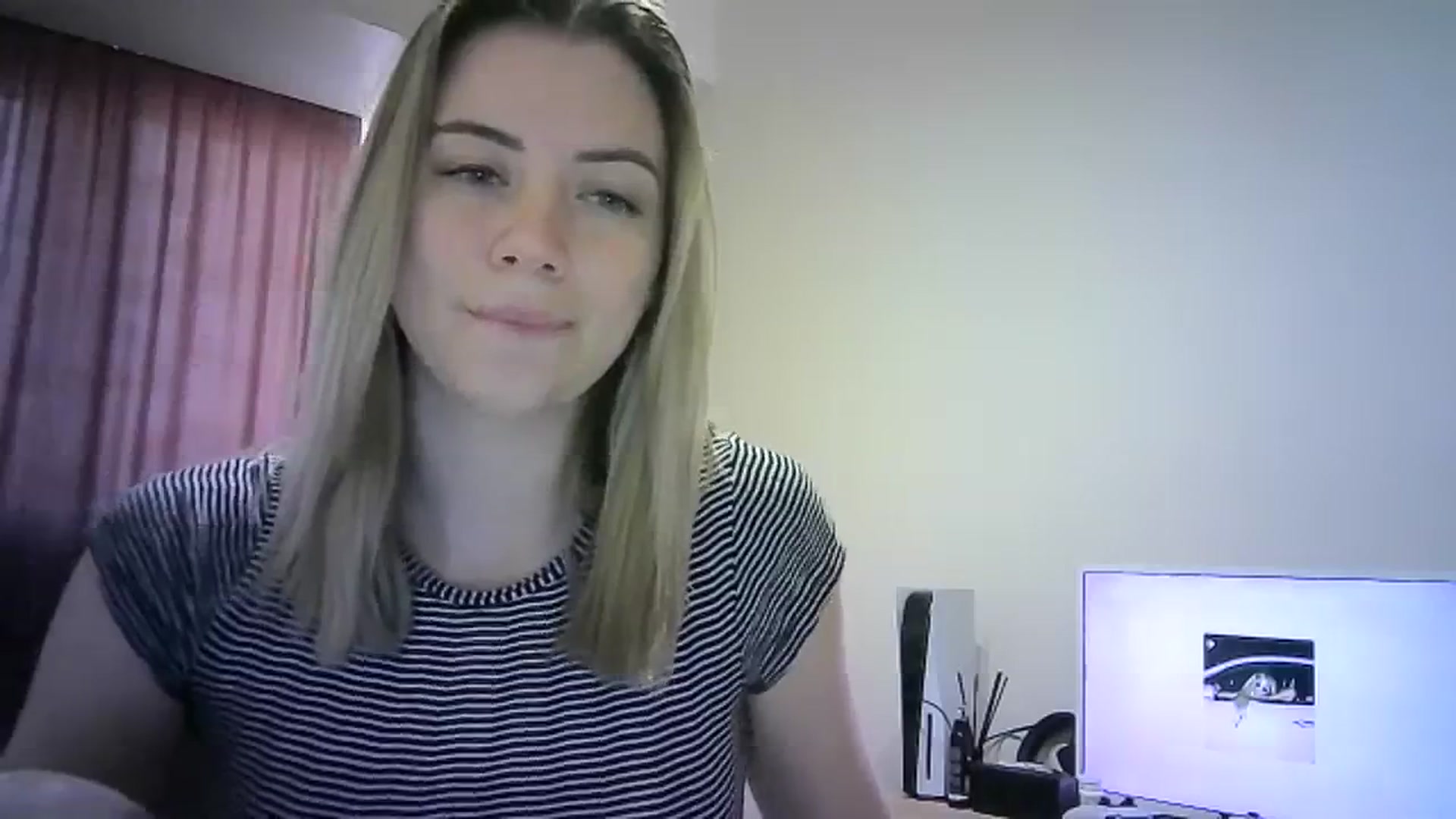 Gallery image thumbnail from Sulfate0's myfreecams stream on, 03/17/2024, 11:10 image 2 of 20