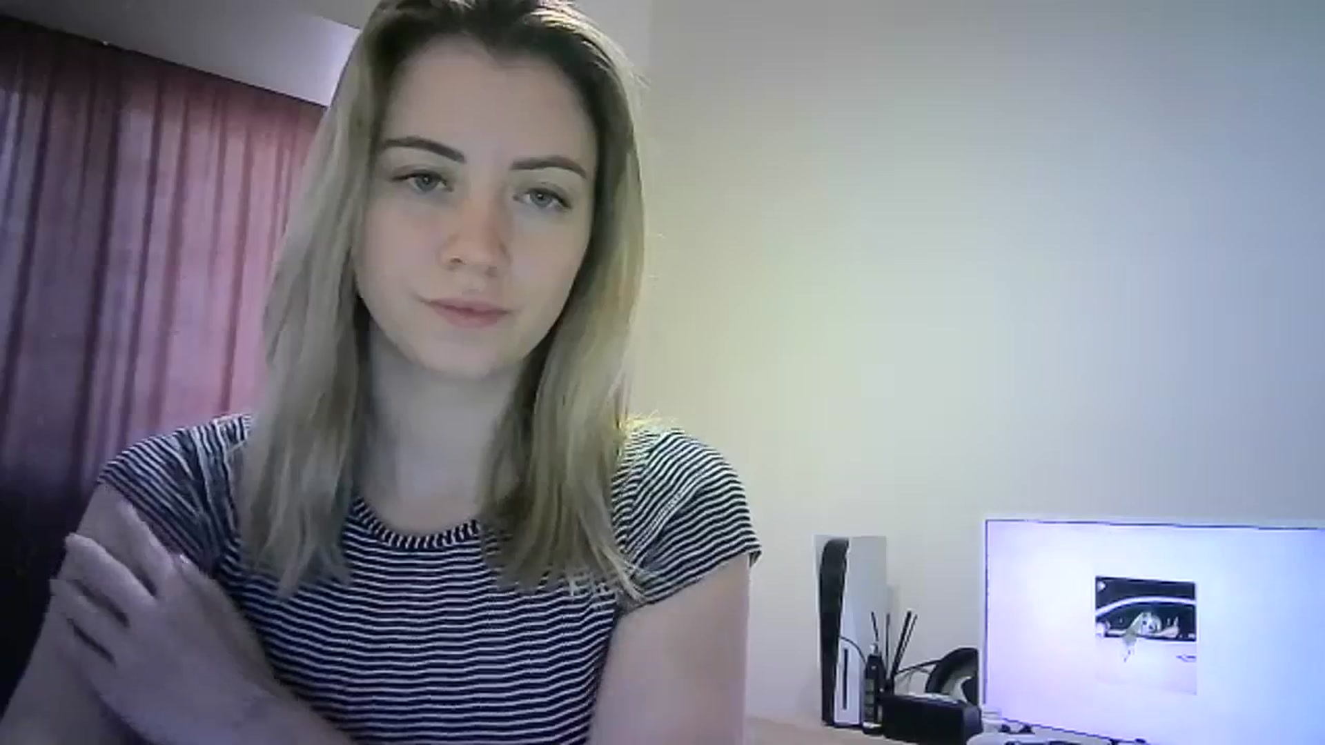 Gallery image thumbnail from Sulfate0's myfreecams stream on, 03/17/2024, 11:10 image 3 of 20