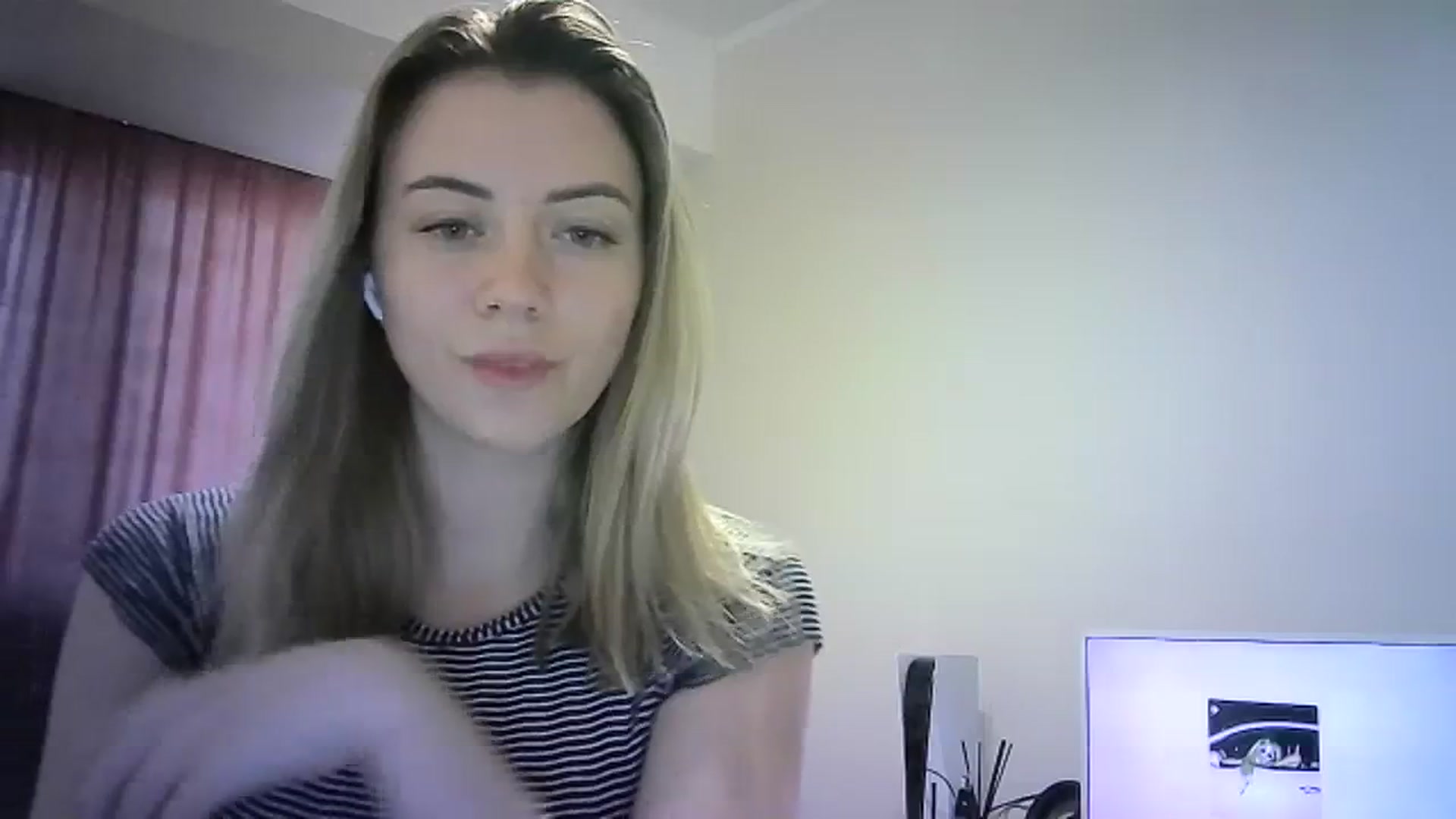 Gallery image thumbnail from Sulfate0's myfreecams stream on, 03/17/2024, 11:10 image 11 of 20