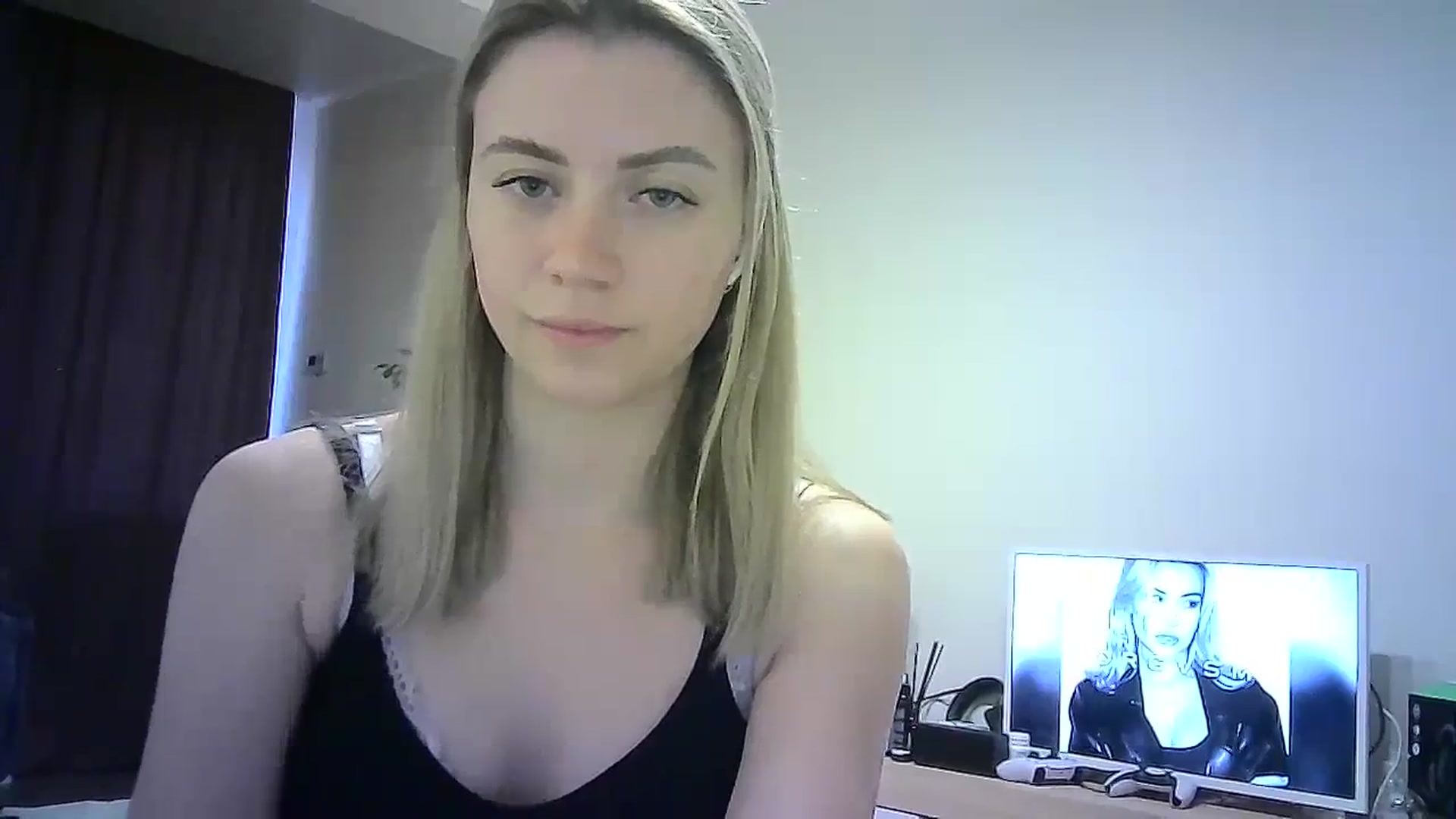 Gallery image thumbnail from Sulfate0's myfreecams stream on, 03/18/2024, 15:24 image 14 of 20