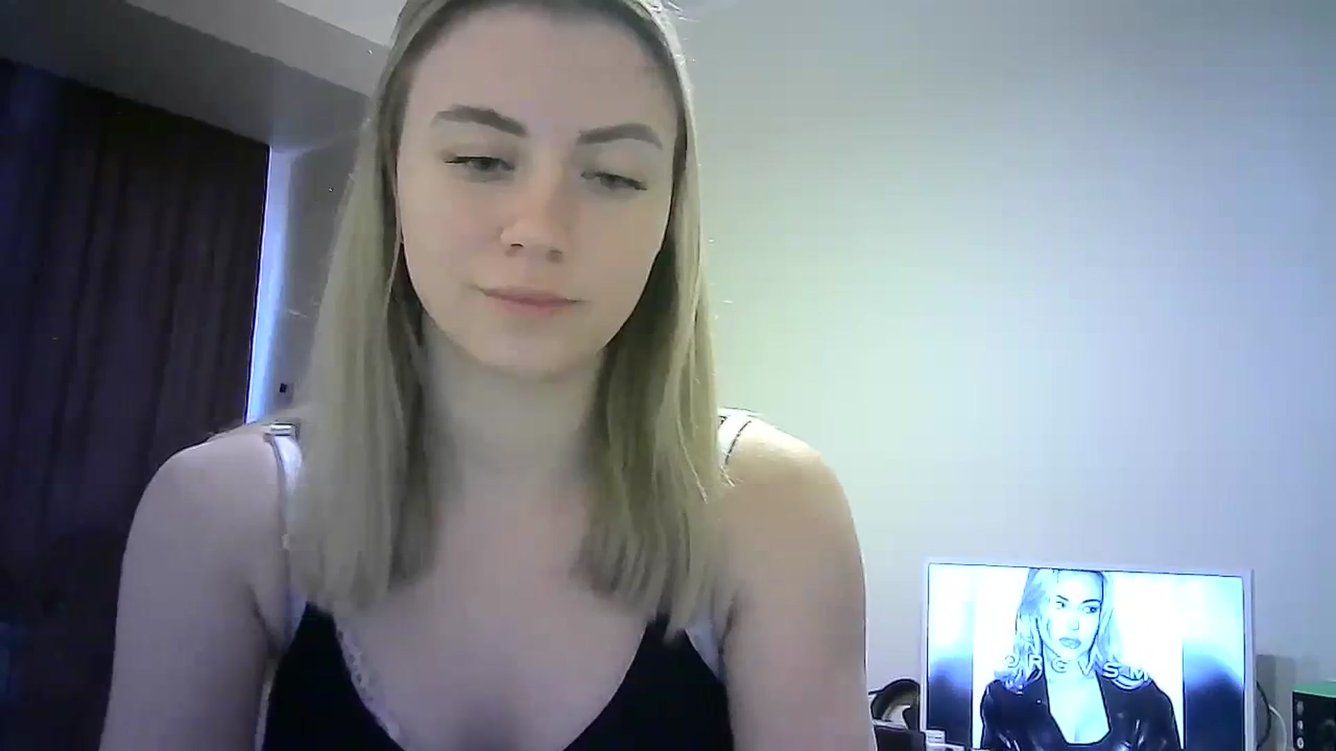 Gallery image thumbnail from Sulfate0's myfreecams stream on, 03/18/2024, 15:24 image 7 of 20