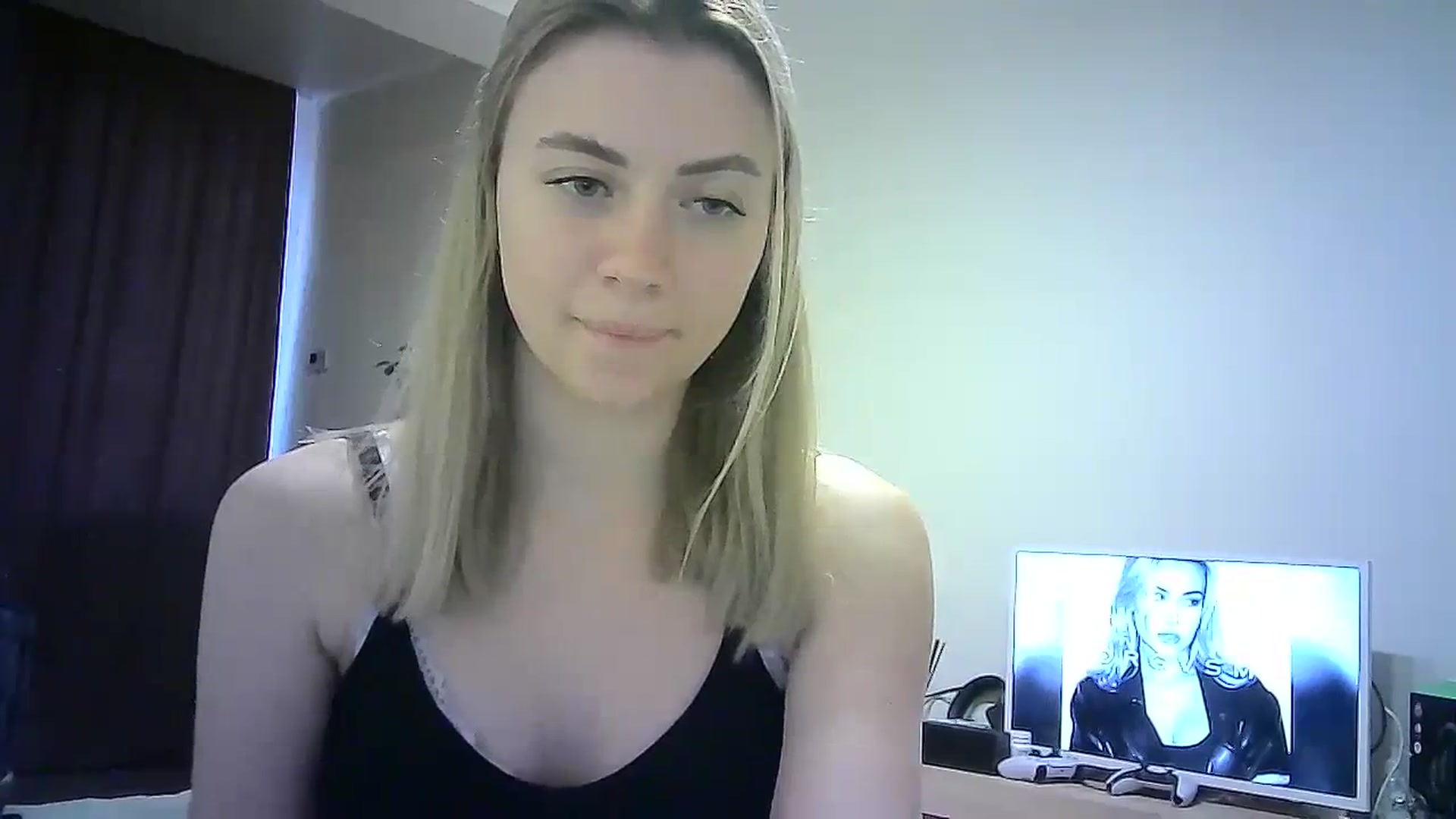 Gallery image thumbnail from Sulfate0's myfreecams stream on, 03/18/2024, 15:24 image 11 of 20