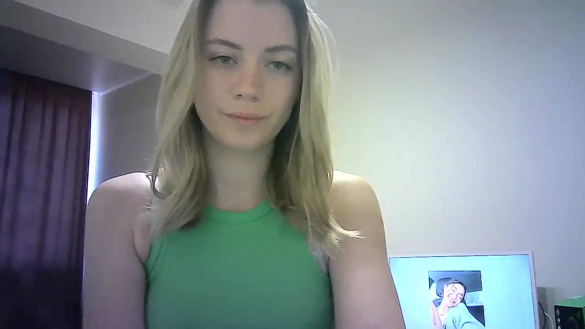 Gallery image thumbnail from Sulfate0's myfreecams stream on, 03/24/2024, 11:25 image 11 of 20