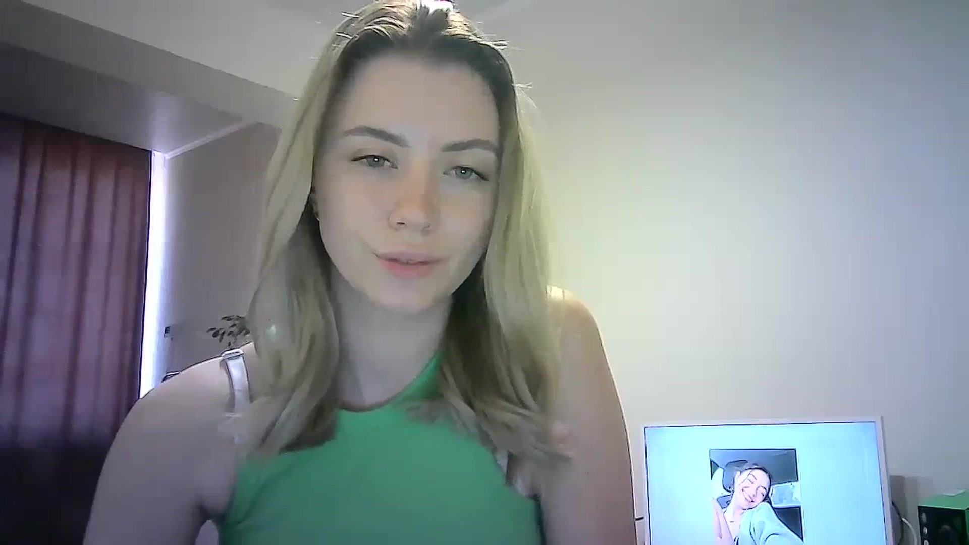 Gallery image thumbnail from Sulfate0's myfreecams stream on, 03/24/2024, 11:25 image 9 of 20