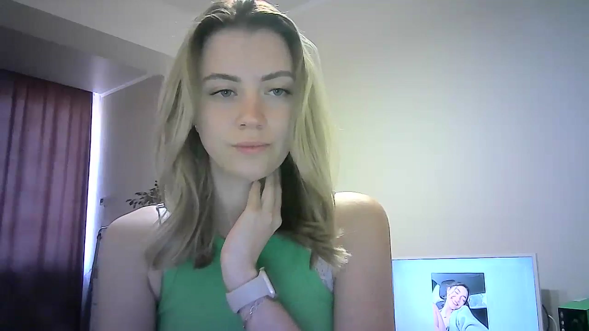 Gallery image thumbnail from Sulfate0's myfreecams stream on, 03/24/2024, 11:25 image 6 of 20