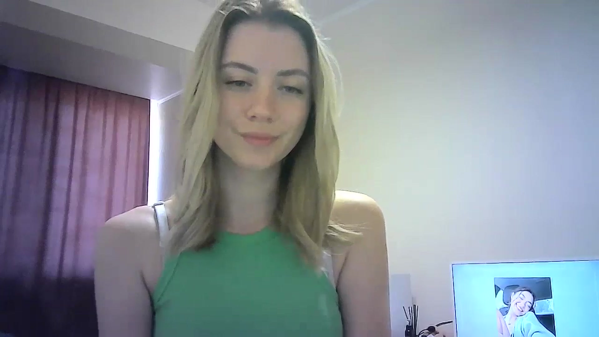 Gallery image thumbnail from Sulfate0's myfreecams stream on, 03/24/2024, 11:25 image 16 of 20