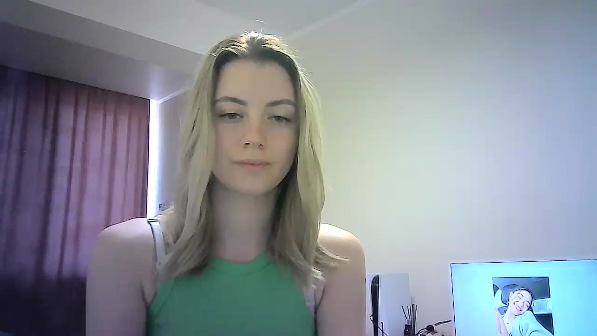 Gallery image thumbnail from Sulfate0's myfreecams stream on, 03/24/2024, 11:25 image 18 of 20