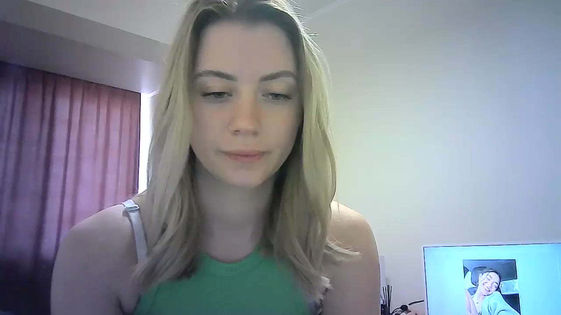 Gallery image thumbnail from Sulfate0's myfreecams stream on, 03/24/2024, 11:25 image 17 of 20