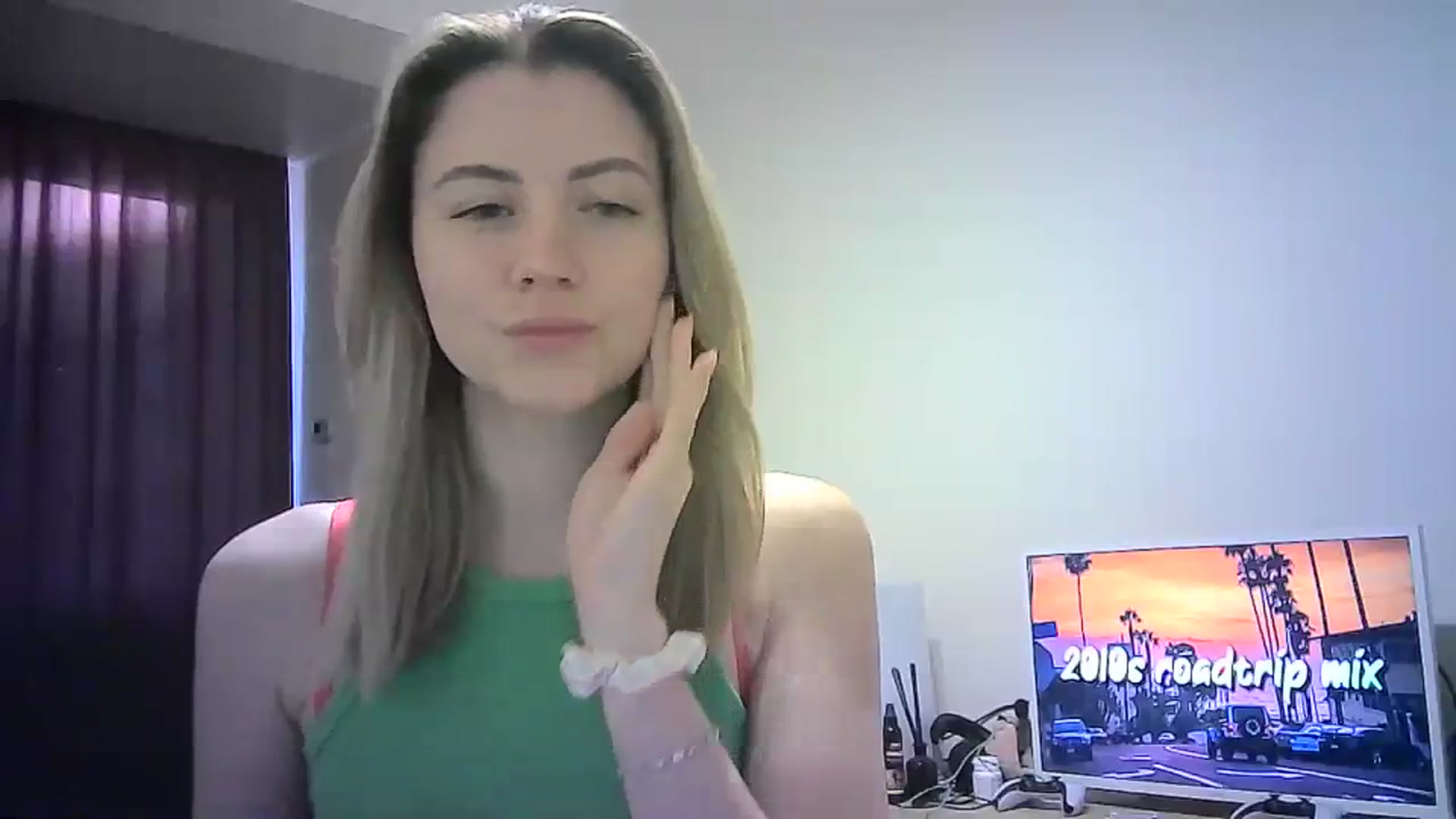 Gallery image thumbnail from Sulfate0's myfreecams stream on, 03/29/2024, 14:58 image 15 of 20
