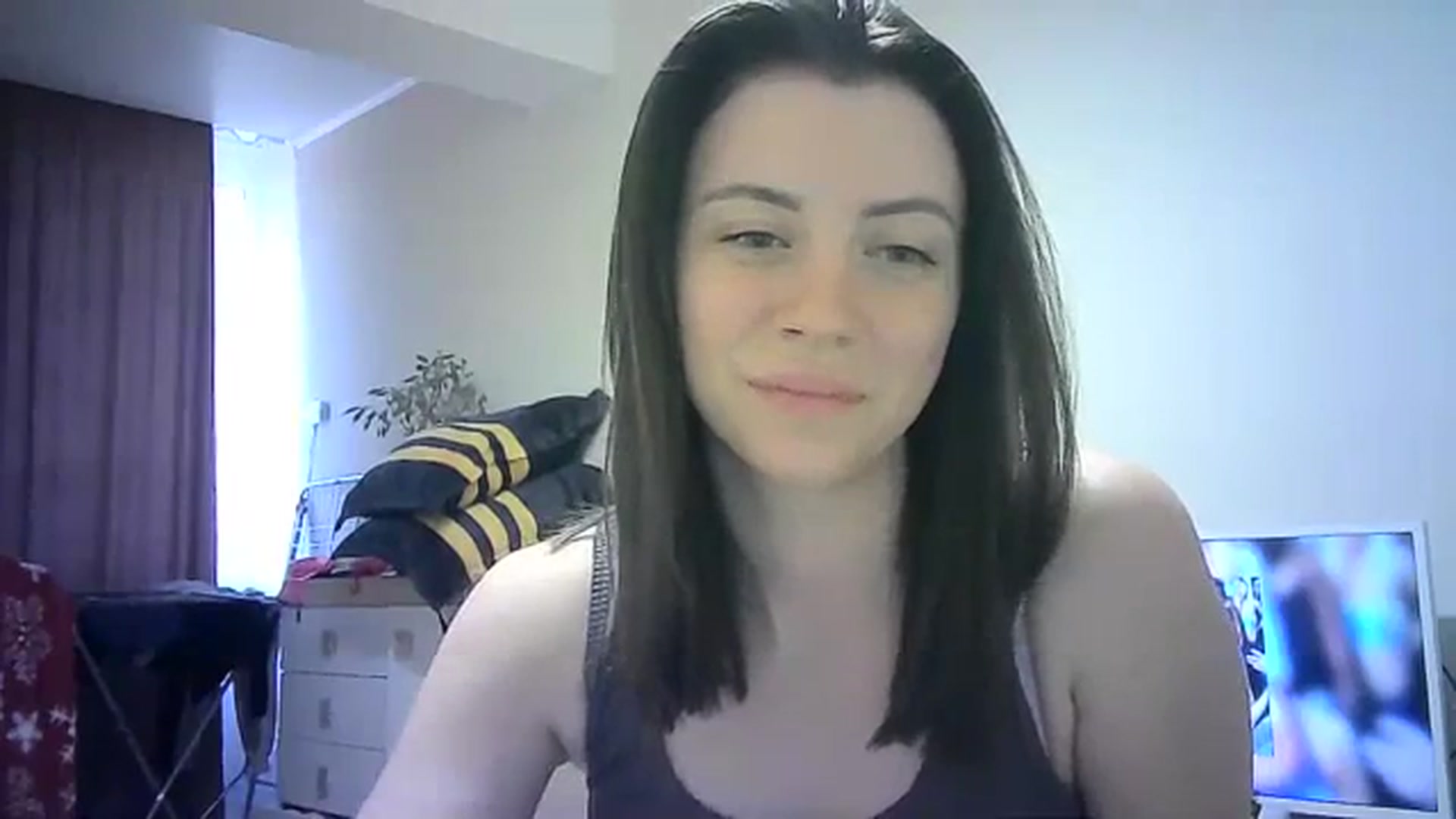 Gallery image thumbnail from Sulfate0's myfreecams stream on, 04/05/2024, 12:47 image 12 of 20