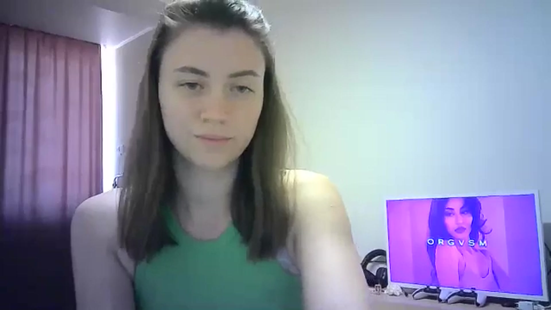 Gallery image thumbnail from Sulfate0's myfreecams stream on, 04/17/2024, 10:52 image 11 of 20