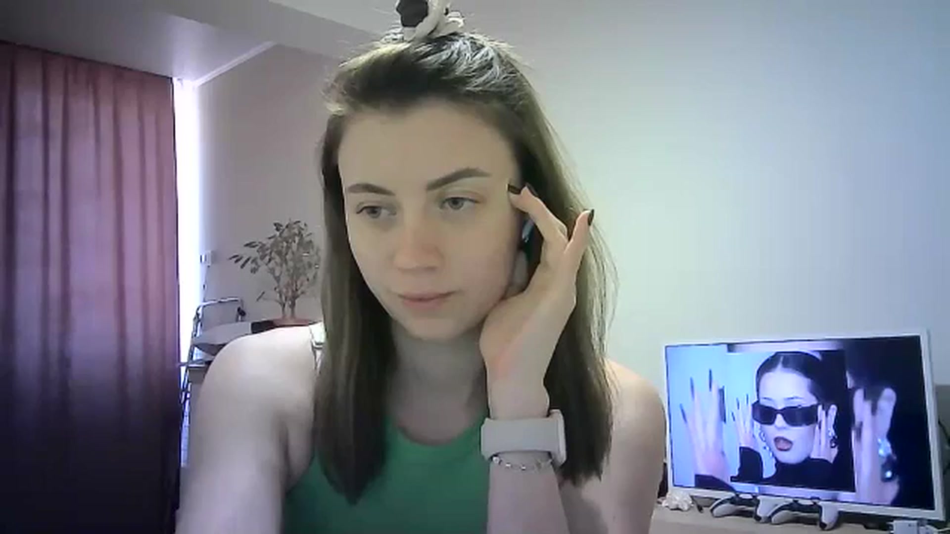 Gallery image thumbnail from Sulfate0's myfreecams stream on, 04/17/2024, 10:52 image 1 of 20
