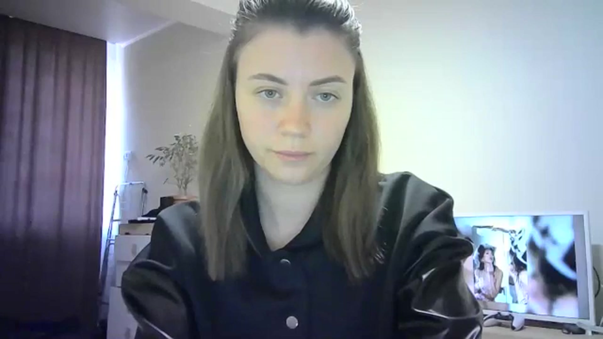 Gallery image thumbnail from Sulfate0's myfreecams stream on, 04/19/2024, 13:03 image 13 of 20