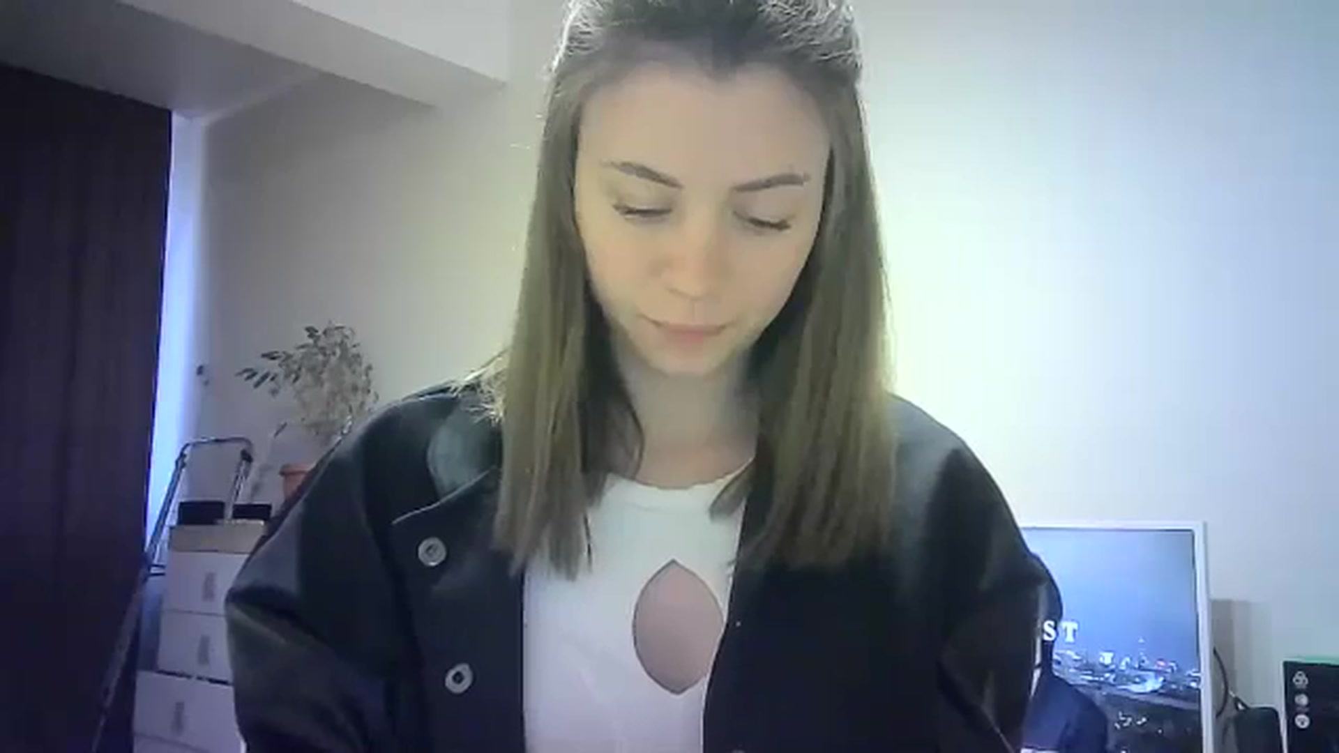 Gallery image thumbnail from Sulfate0's myfreecams stream on, 04/22/2024, 13:01 image 12 of 20