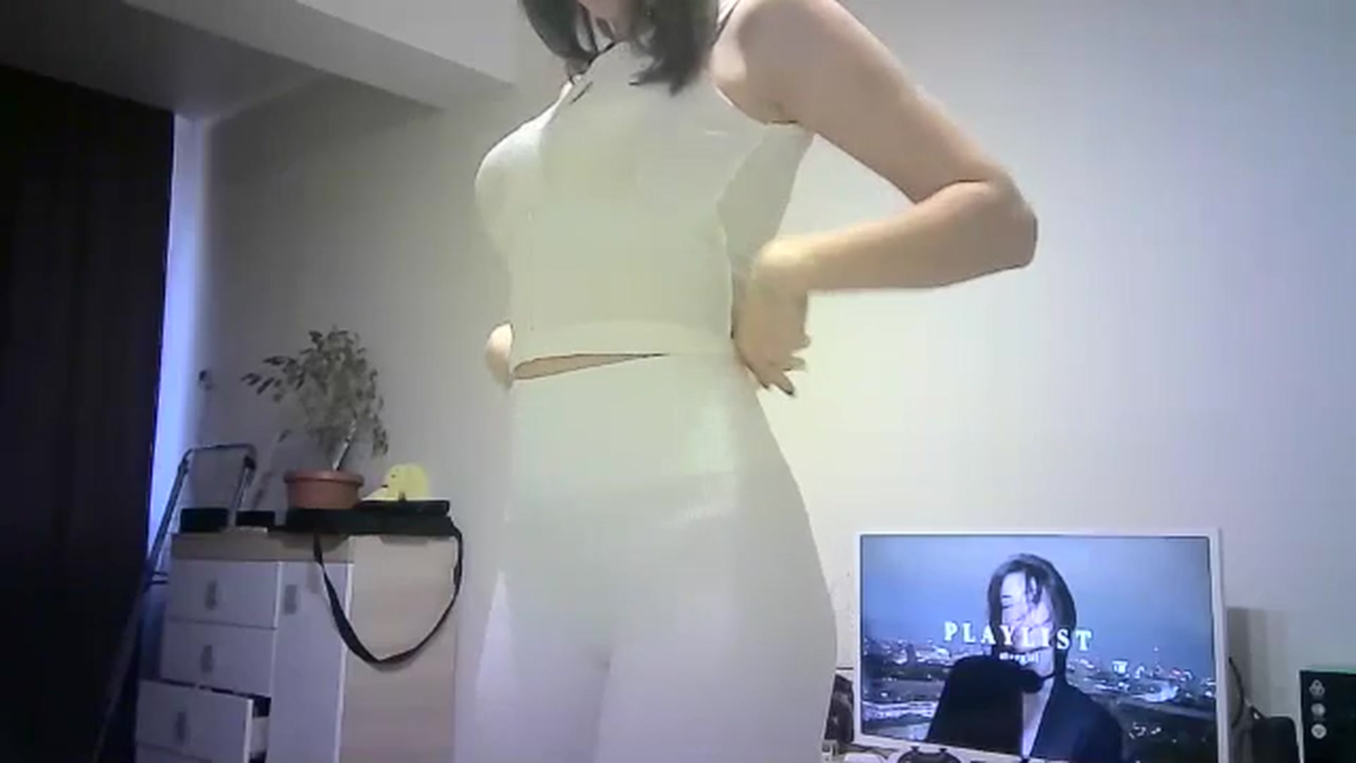 Gallery image thumbnail from Sulfate0's myfreecams stream on, 04/22/2024, 13:01 image 11 of 20