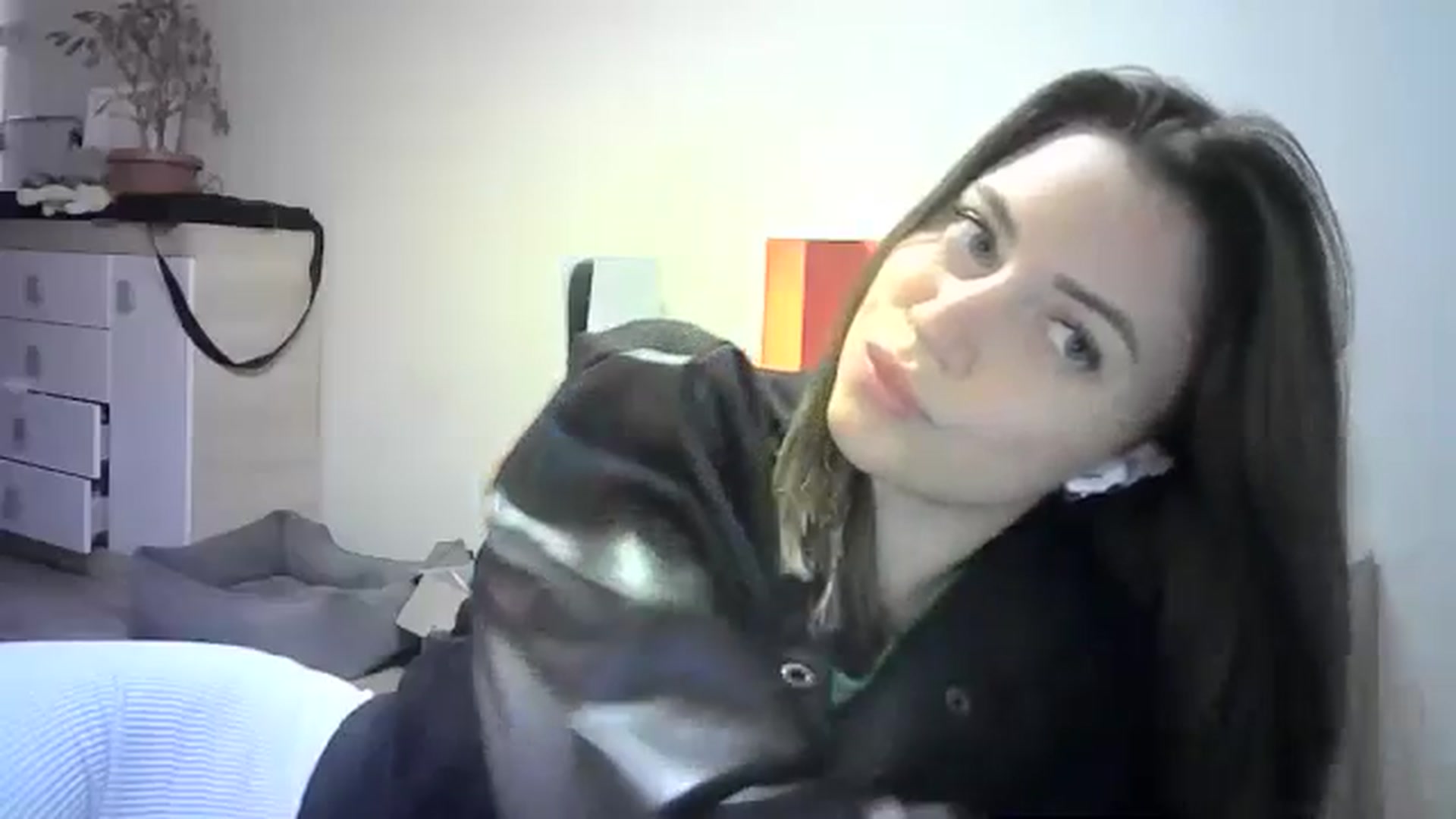Gallery image thumbnail from Sulfate0's myfreecams stream on, 04/27/2024, 10:41 image 2 of 20