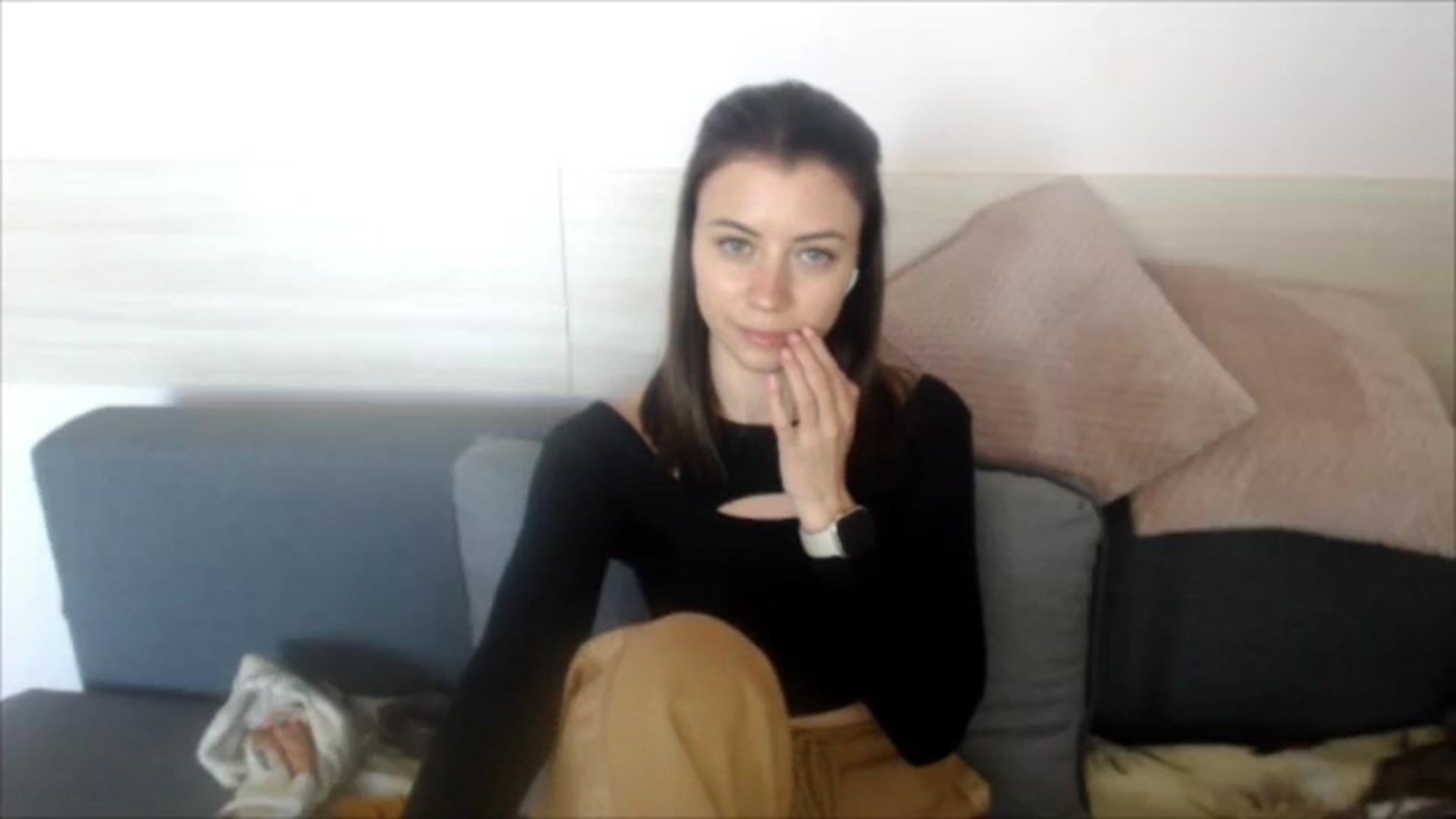 Gallery image thumbnail from Sulfate0's myfreecams stream on, 05/07/2024, 09:25 image 15 of 20