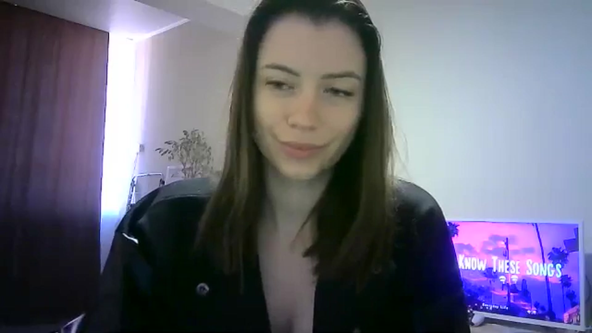 Gallery image thumbnail from Sulfate0's myfreecams stream on, 05/10/2024, 07:27 image 19 of 20