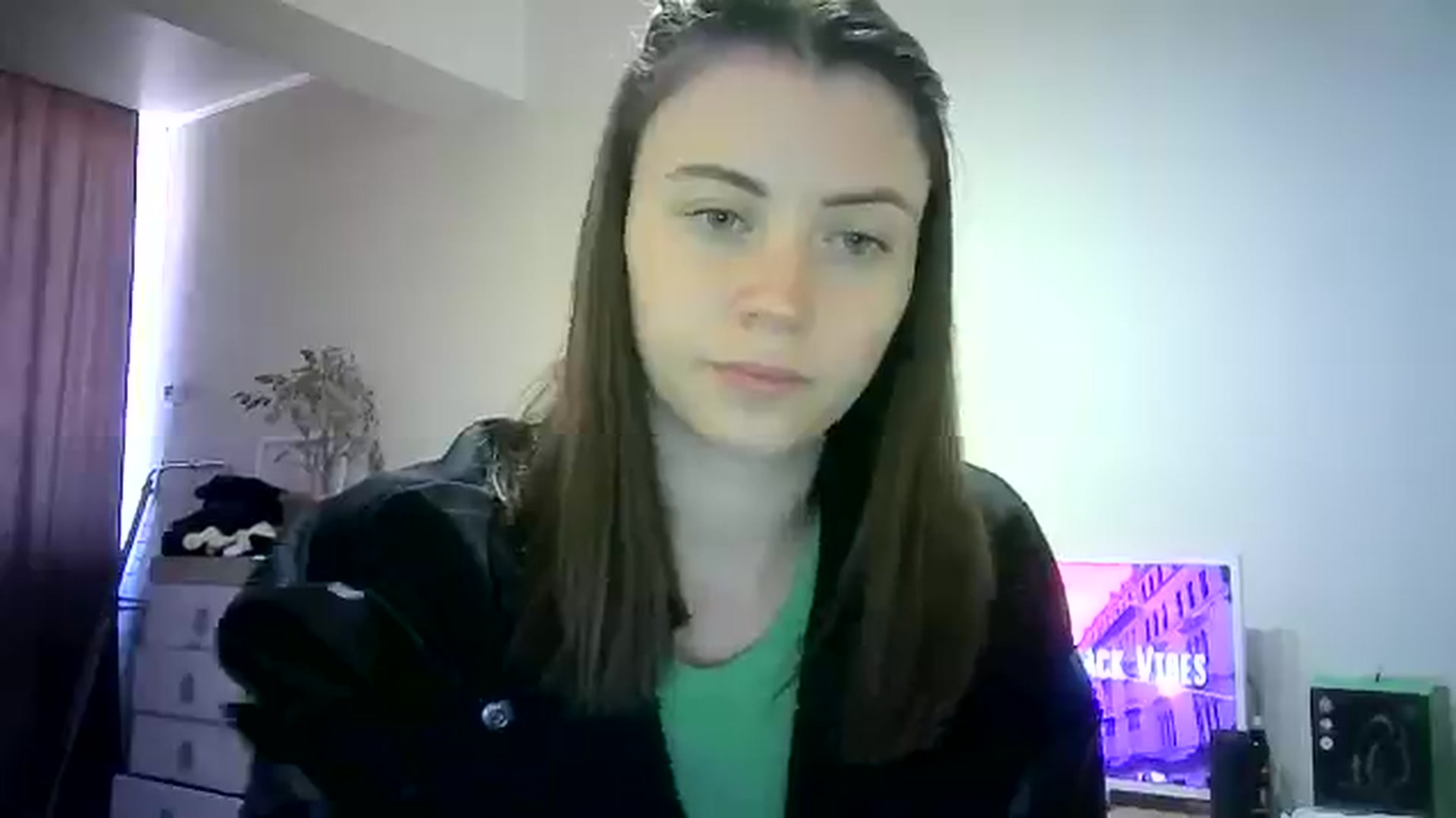 Gallery image thumbnail from Sulfate0's myfreecams stream on, 05/16/2024, 09:38 image 13 of 20