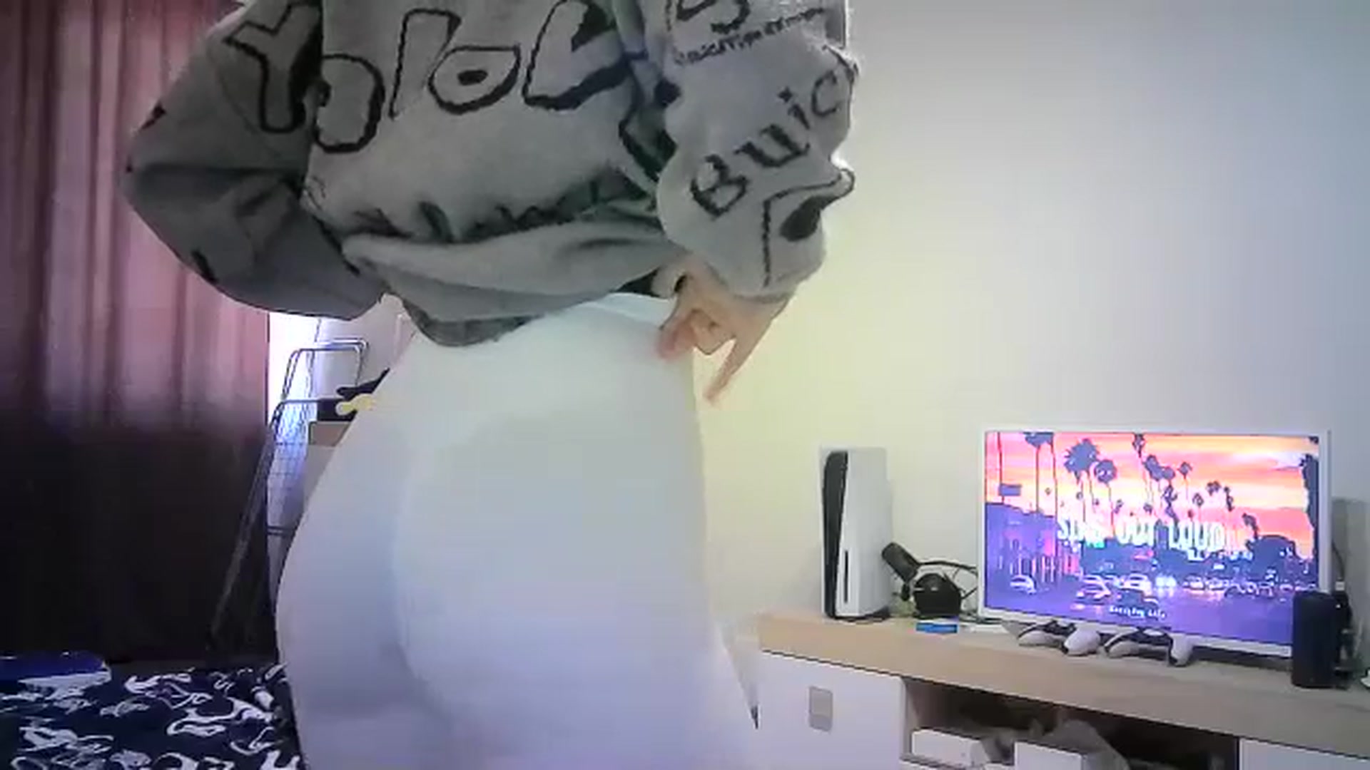 Gallery image thumbnail from Sulfate0's myfreecams stream on, 05/17/2024, 11:40 image 14 of 20