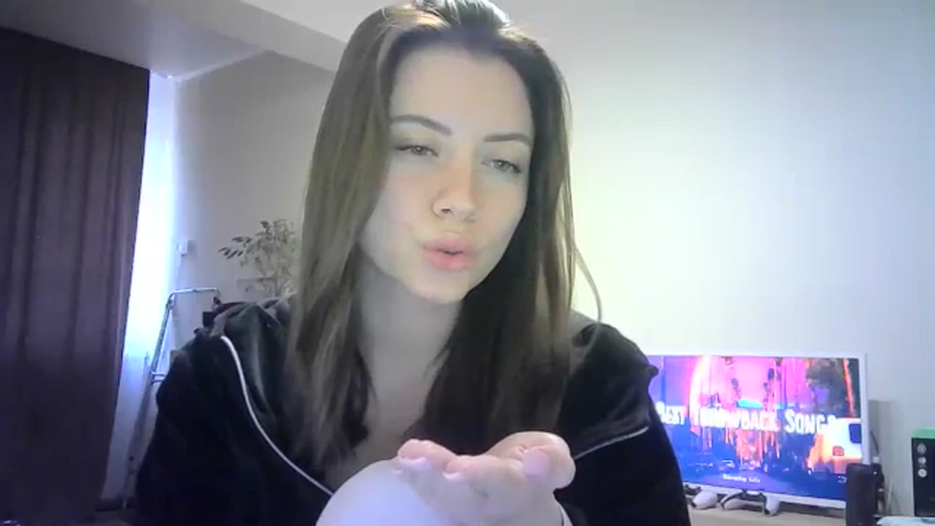 Gallery image thumbnail from Sulfate0's myfreecams stream on, 05/18/2024, 13:06 image 9 of 20