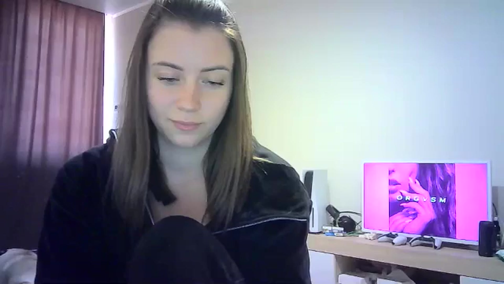 Gallery image thumbnail from Sulfate0's myfreecams stream on, 05/19/2024, 12:21 image 2 of 20