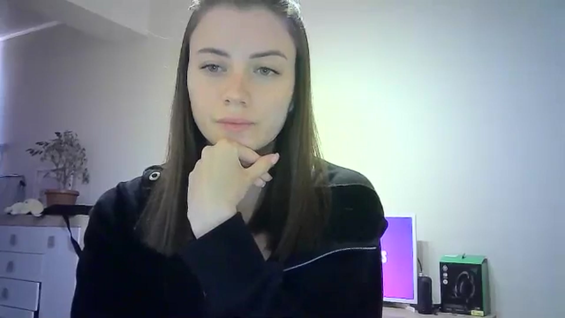 Gallery image thumbnail from Sulfate0's myfreecams stream on, 05/20/2024, 12:22 image 15 of 20