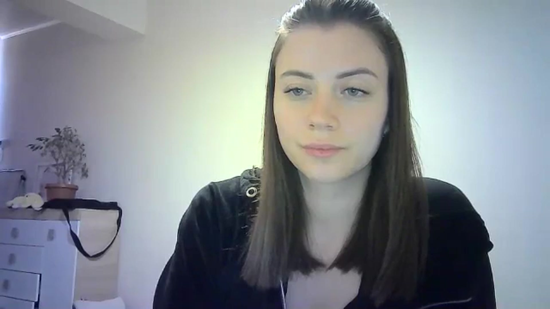 Gallery image thumbnail from Sulfate0's myfreecams stream on, 05/20/2024, 12:22 image 14 of 20