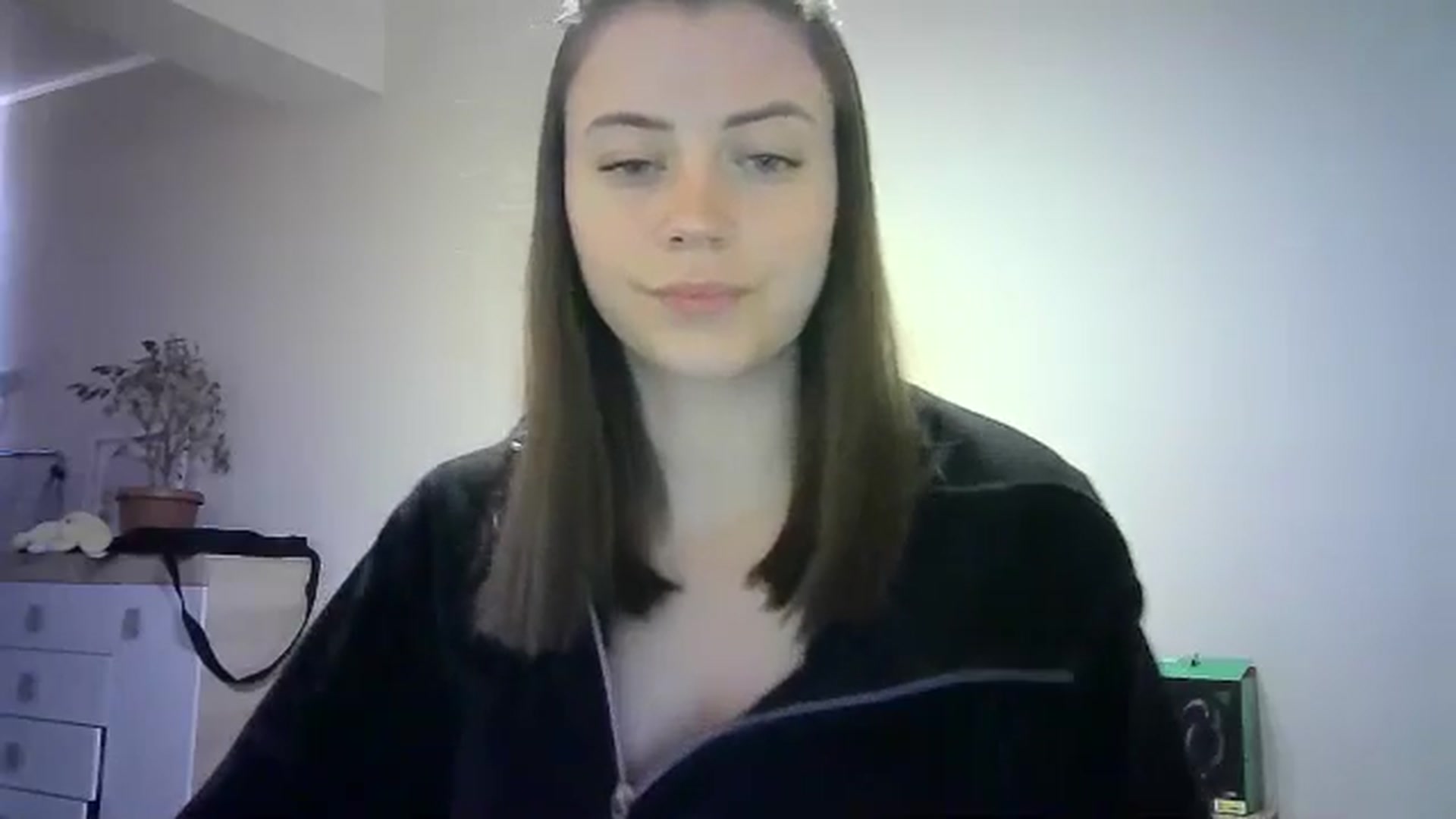 Gallery image thumbnail from Sulfate0's myfreecams stream on, 05/20/2024, 12:22 image 17 of 20