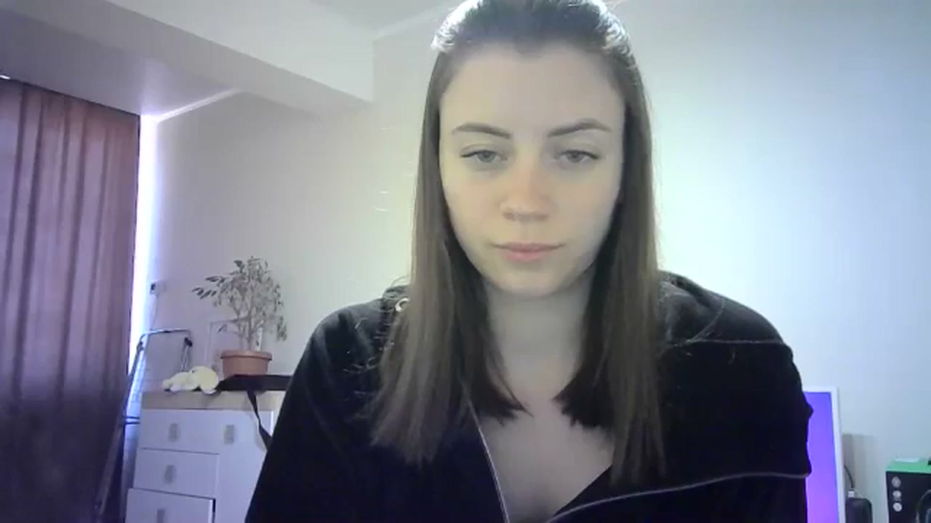 Gallery image thumbnail from Sulfate0's myfreecams stream on, 05/20/2024, 12:22 image 7 of 20