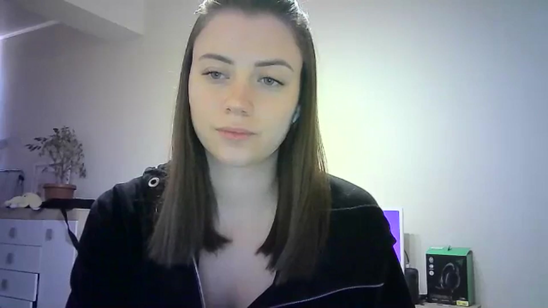 Gallery image thumbnail from Sulfate0's myfreecams stream on, 05/20/2024, 12:22 image 16 of 20